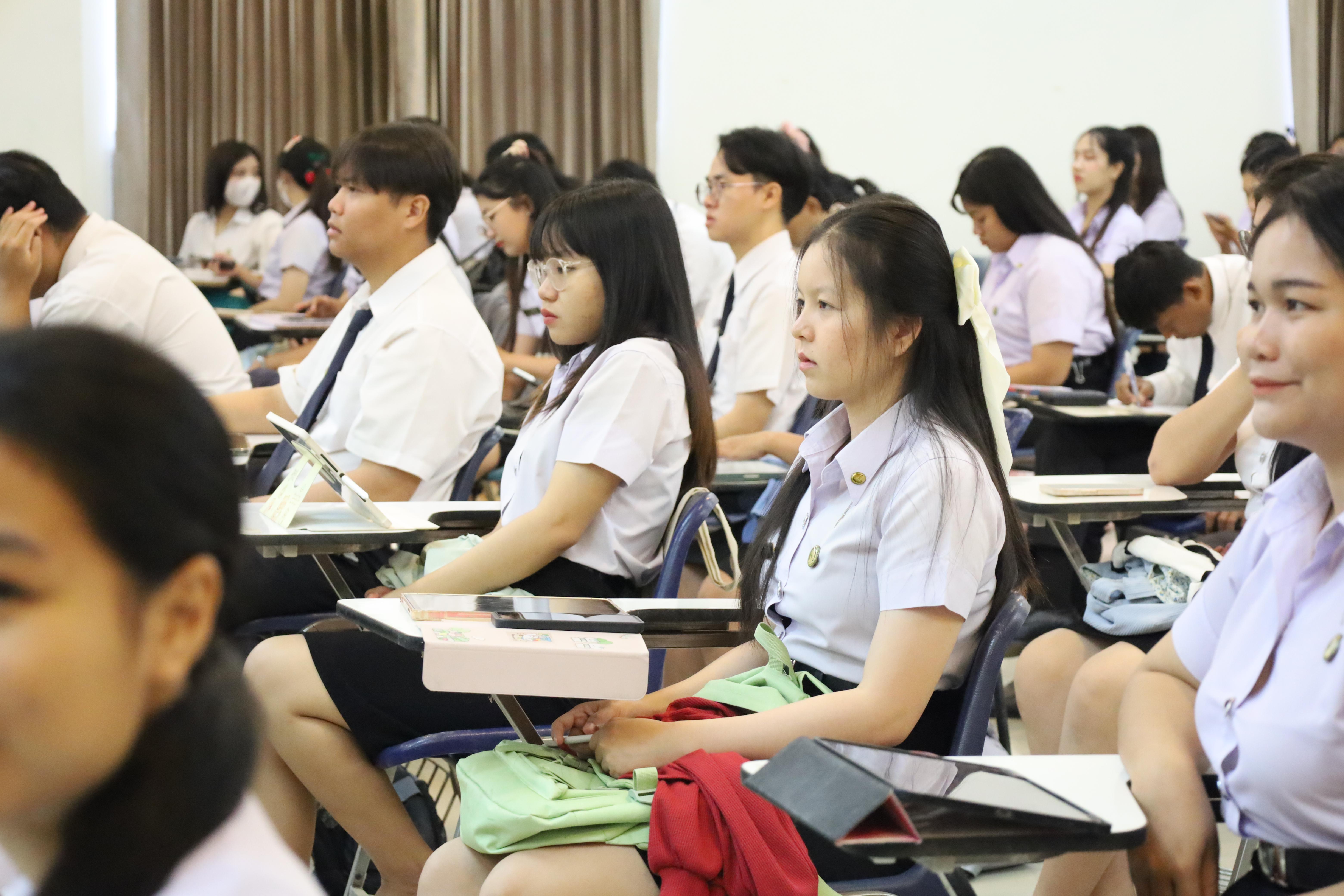 27. กิจกรรมเตรียมความพร้อมเพื่อสอบบรรจุเข้ารับราชการครู สำหรับนักศึกษาหลักสูตรครุศาสตรบัณฑิต