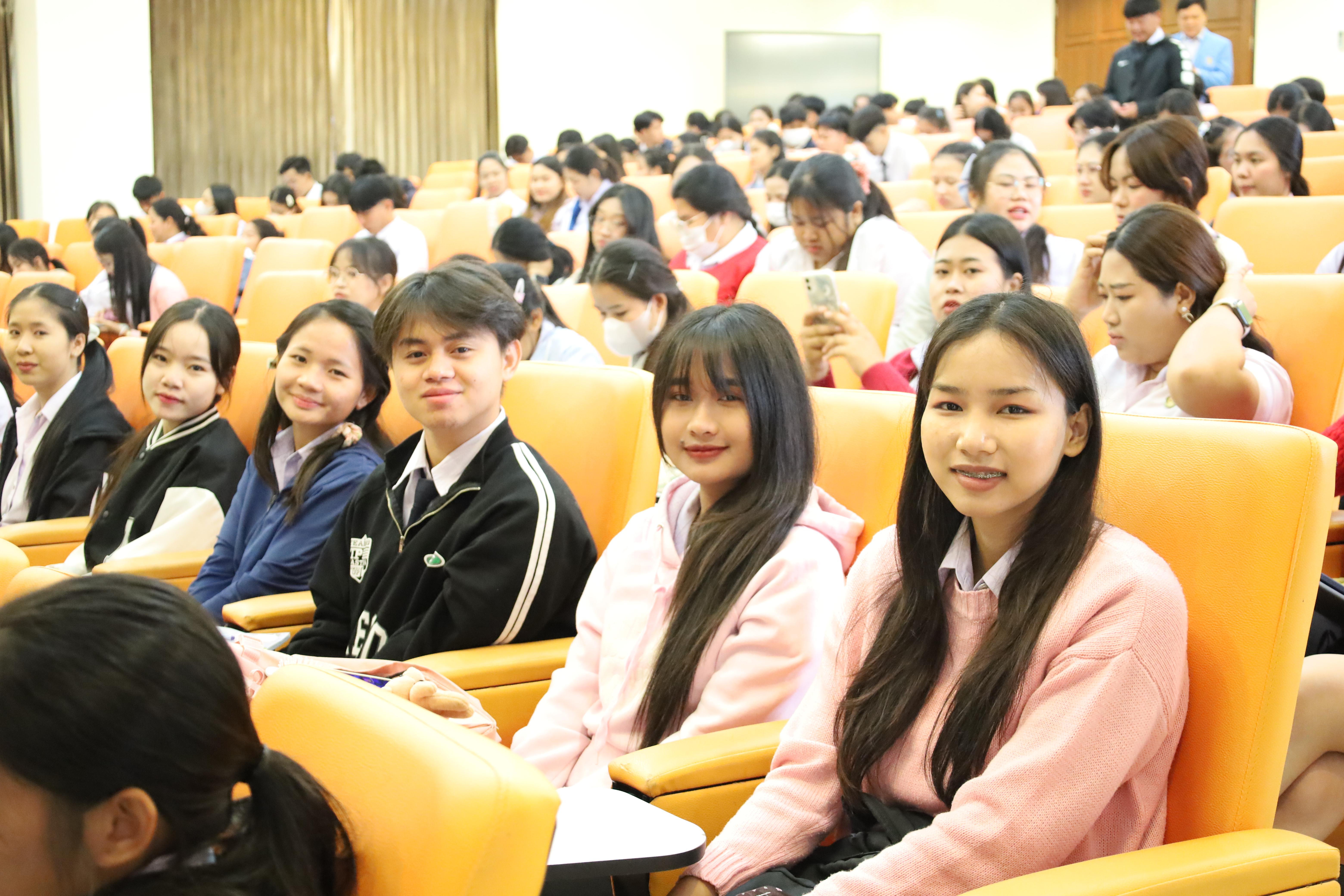 68. กิจกรรมเตรียมความพร้อมเพื่อสอบบรรจุเข้ารับราชการครู สำหรับนักศึกษาหลักสูตรครุศาสตรบัณฑิต