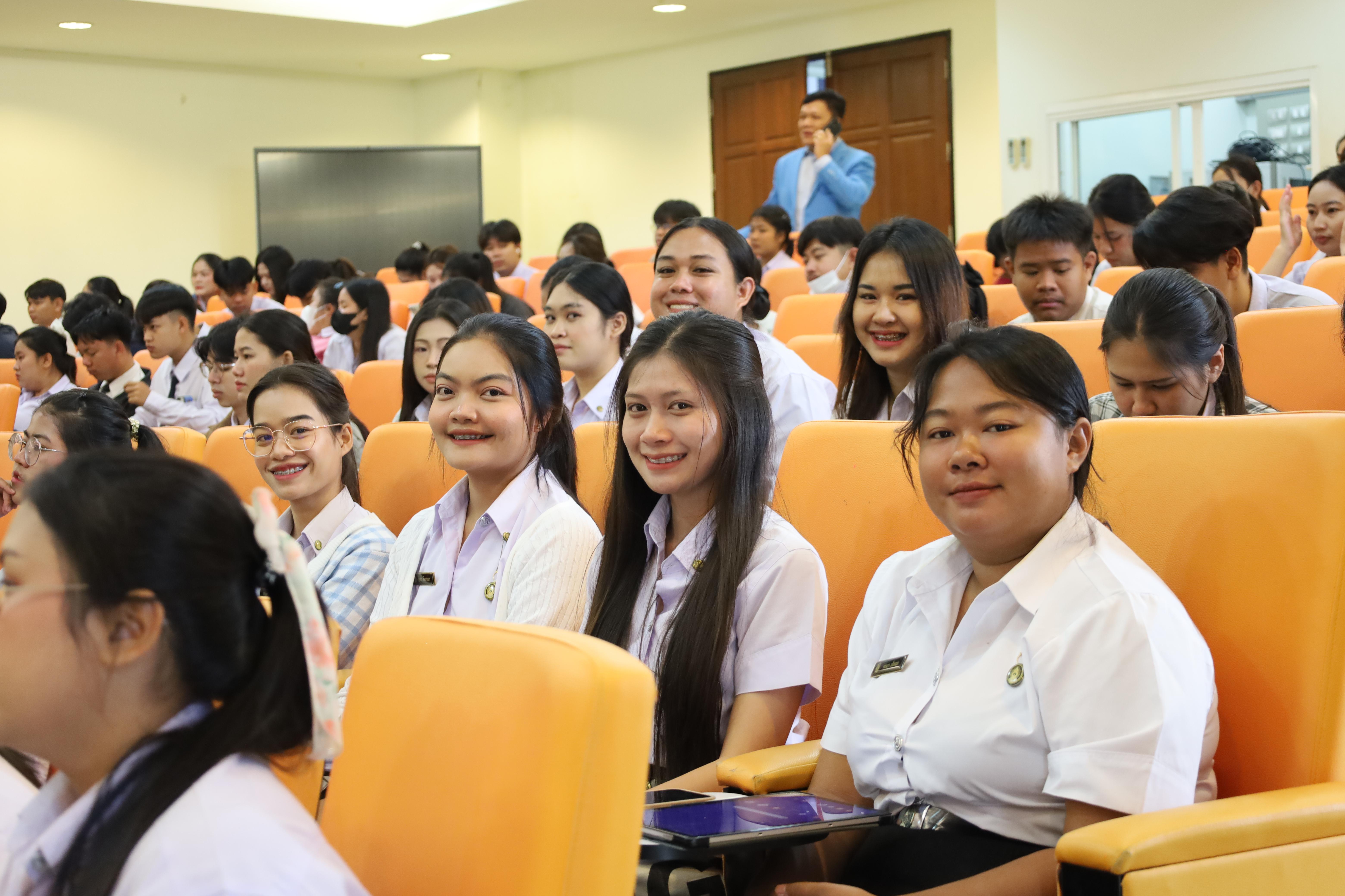 73. กิจกรรมเตรียมความพร้อมเพื่อสอบบรรจุเข้ารับราชการครู สำหรับนักศึกษาหลักสูตรครุศาสตรบัณฑิต