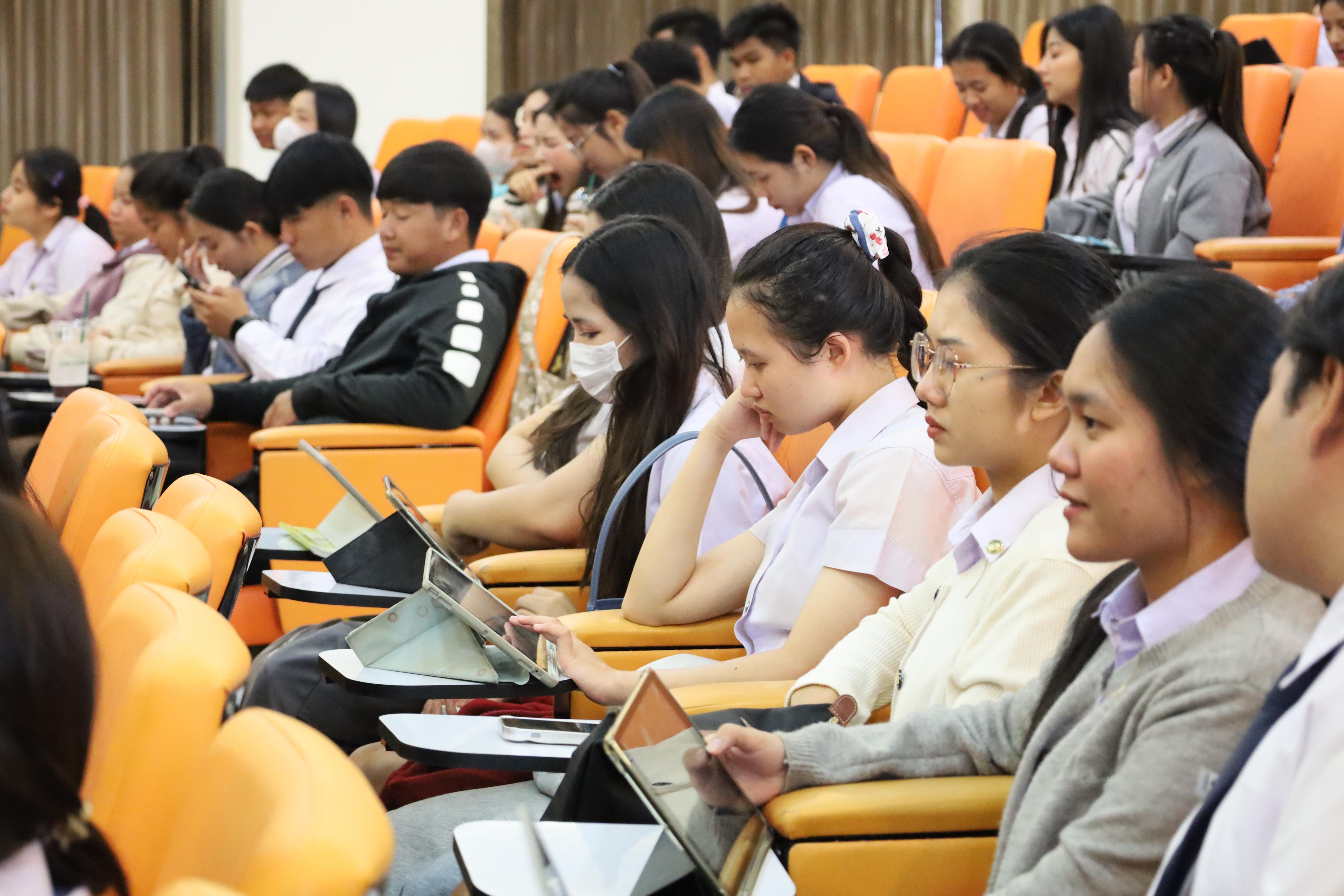 74. กิจกรรมเตรียมความพร้อมเพื่อสอบบรรจุเข้ารับราชการครู สำหรับนักศึกษาหลักสูตรครุศาสตรบัณฑิต