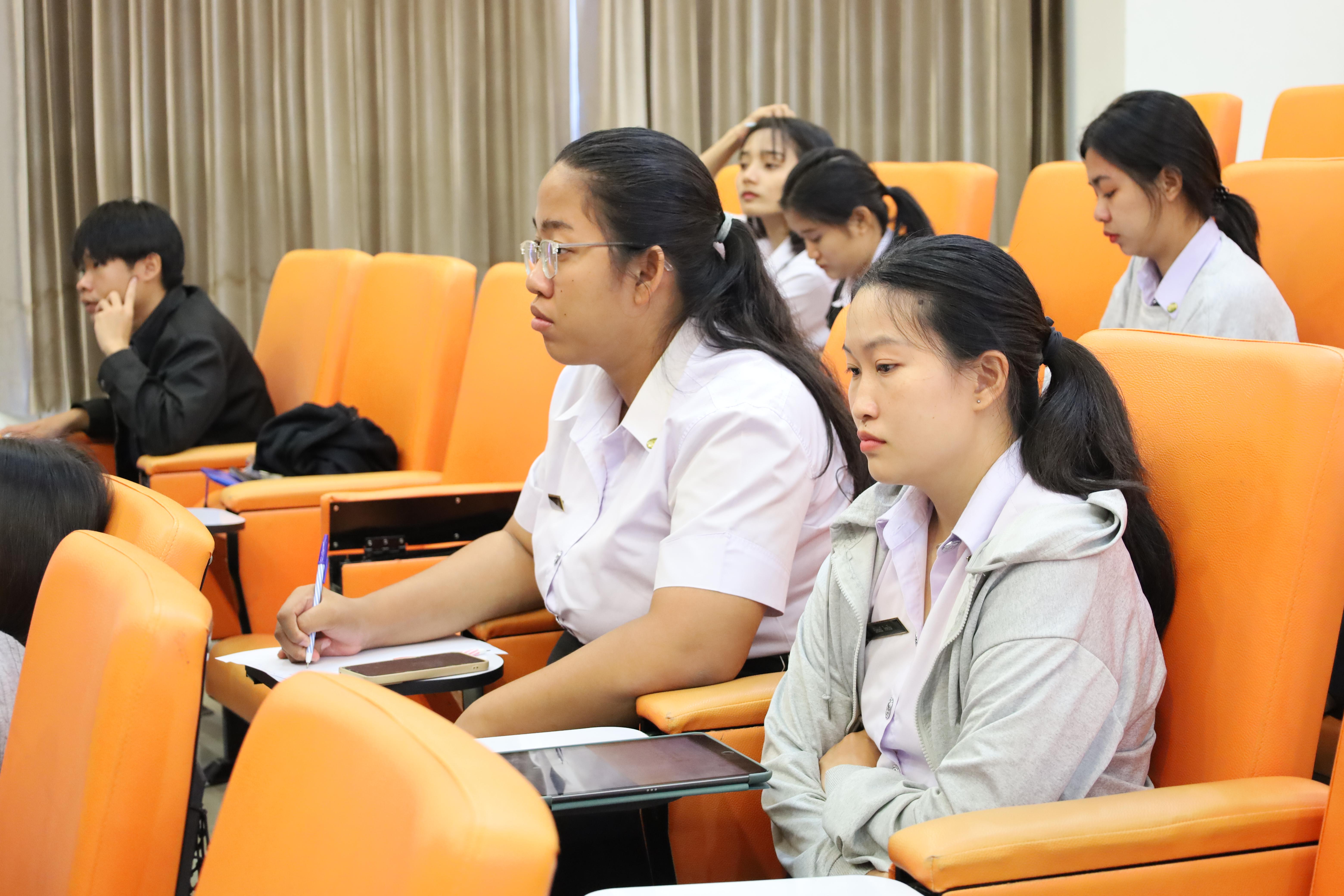 106. กิจกรรมเตรียมความพร้อมเพื่อสอบบรรจุเข้ารับราชการครู สำหรับนักศึกษาหลักสูตรครุศาสตรบัณฑิต