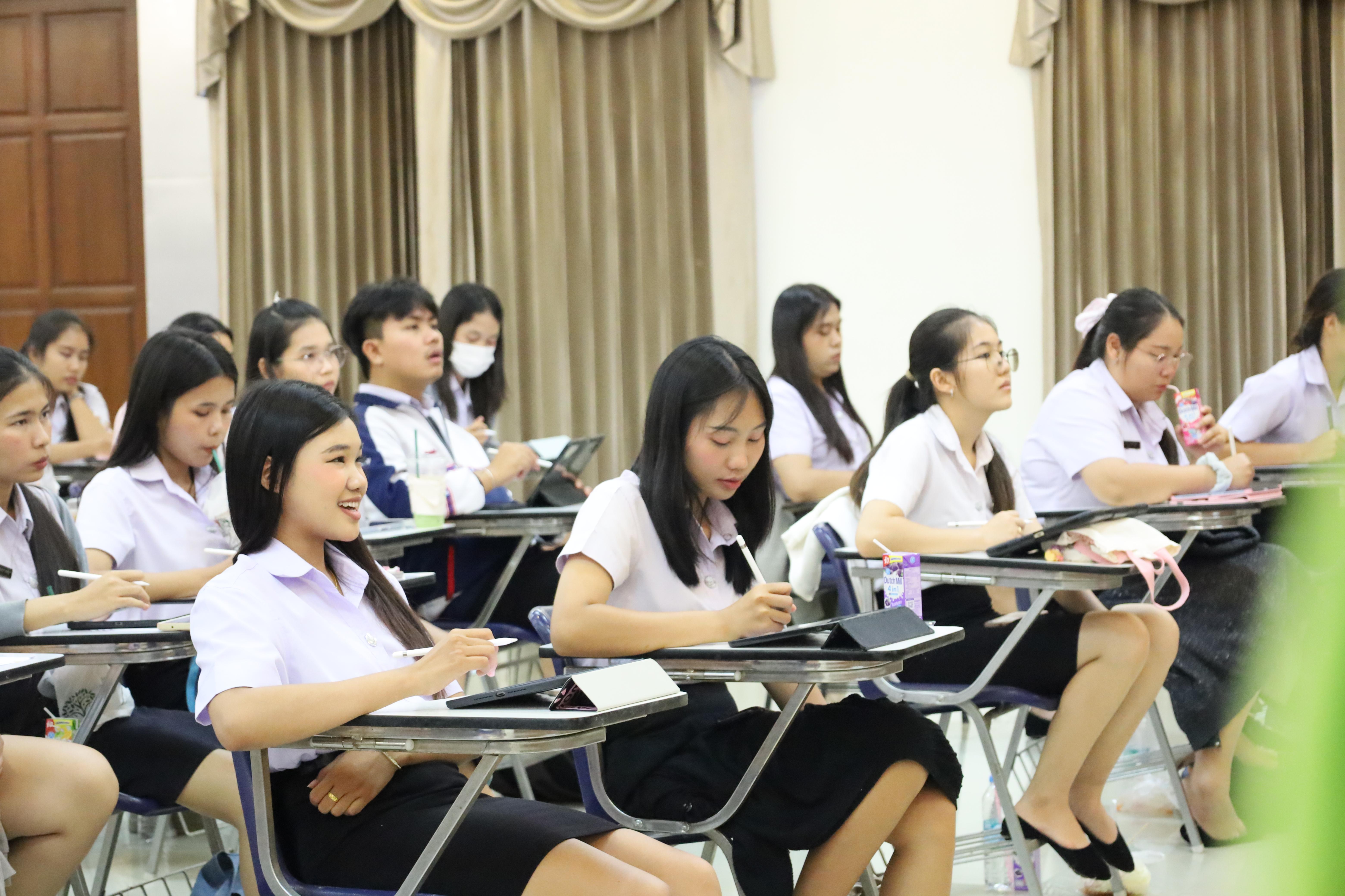 123. กิจกรรมเตรียมความพร้อมเพื่อสอบบรรจุเข้ารับราชการครู สำหรับนักศึกษาหลักสูตรครุศาสตรบัณฑิต