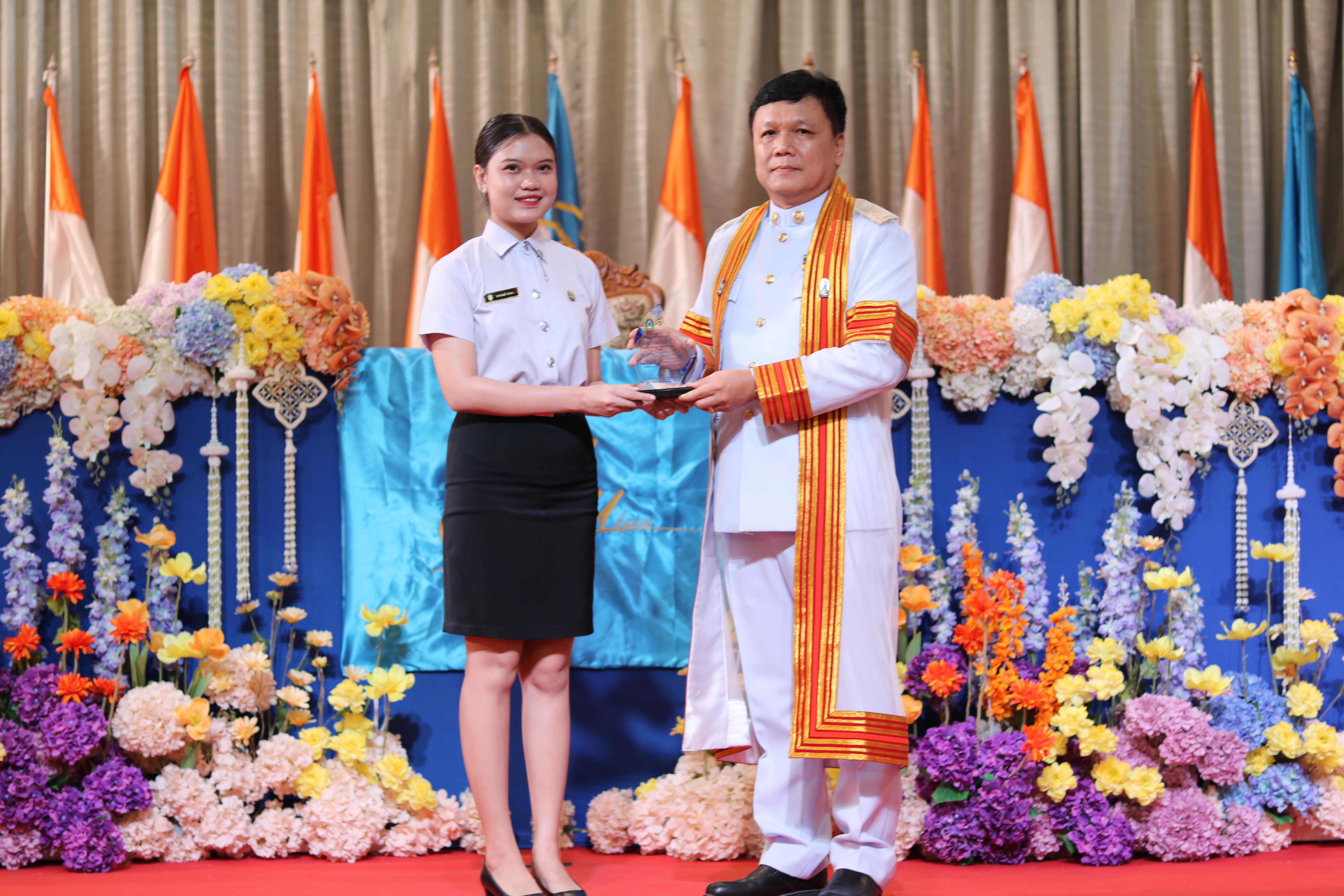 298. งานปัจฉิมนิเทศนักศึกษาหลักสูตรครุศาสตรบัณฑิต อัลบั้ม2