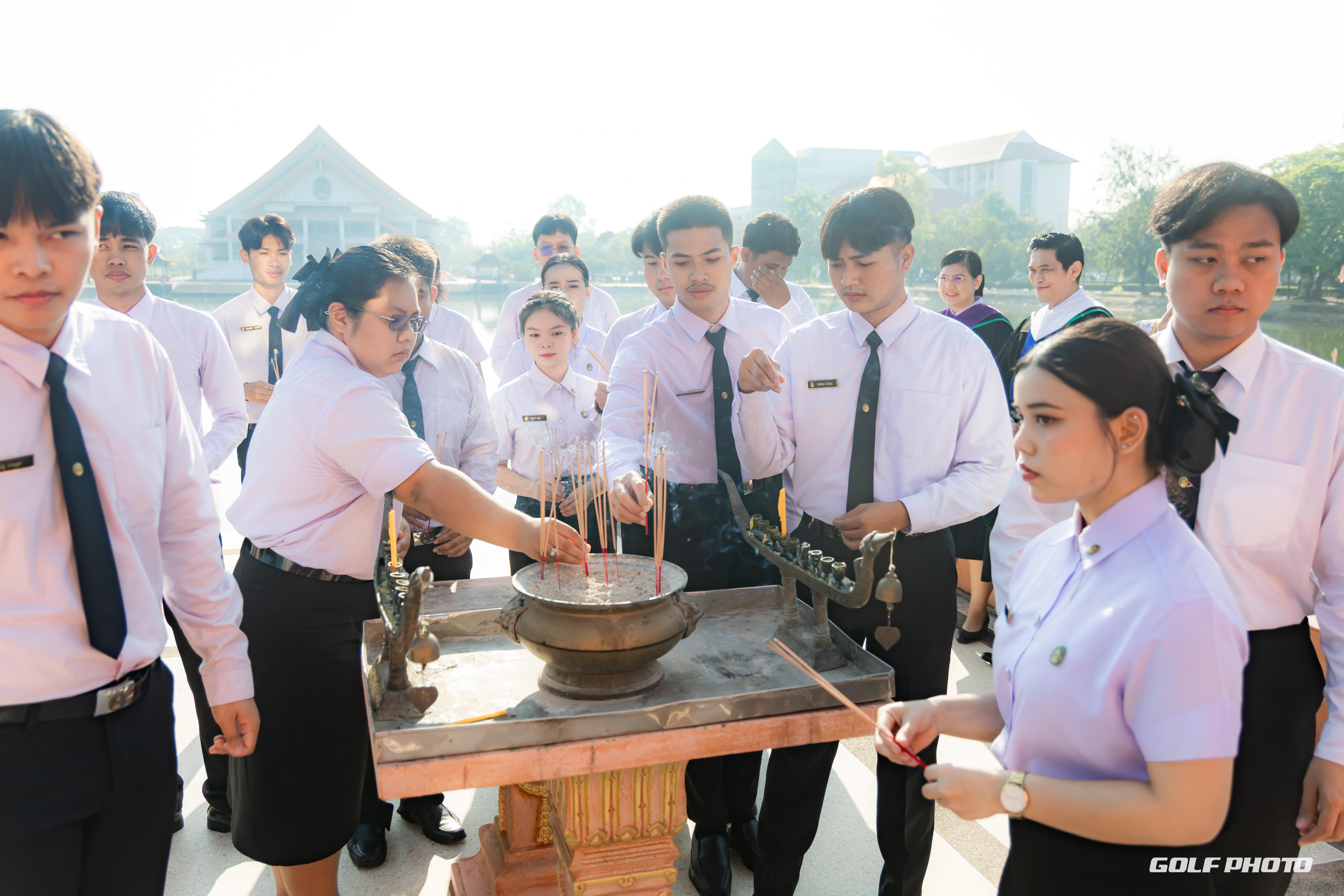 18. ประมวลภาพพิธีปัจฉิมนิเทศนักศึกษาหลักสูตรครุศาสตรบัณฑิต