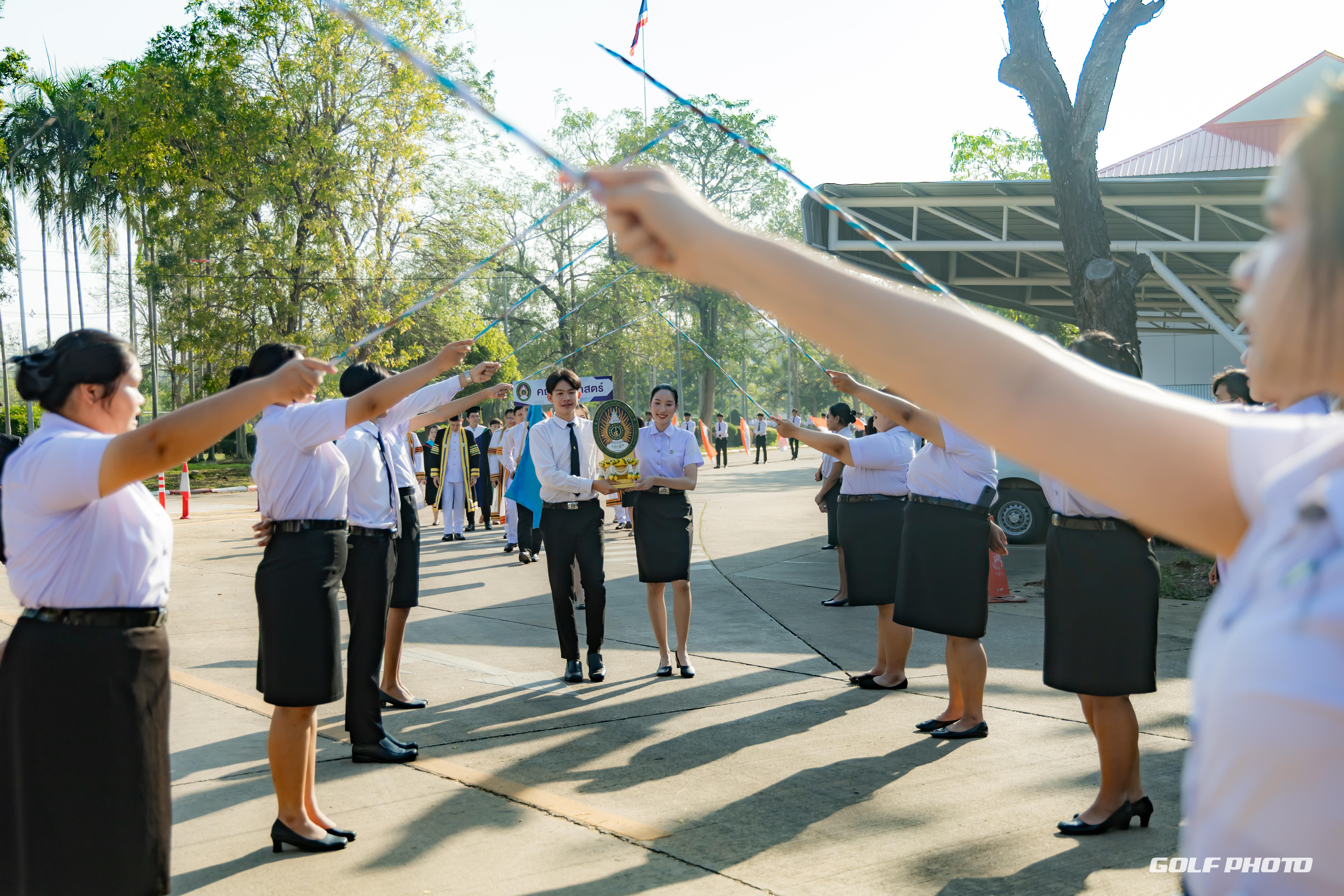 39. ประมวลภาพพิธีปัจฉิมนิเทศนักศึกษาหลักสูตรครุศาสตรบัณฑิต
