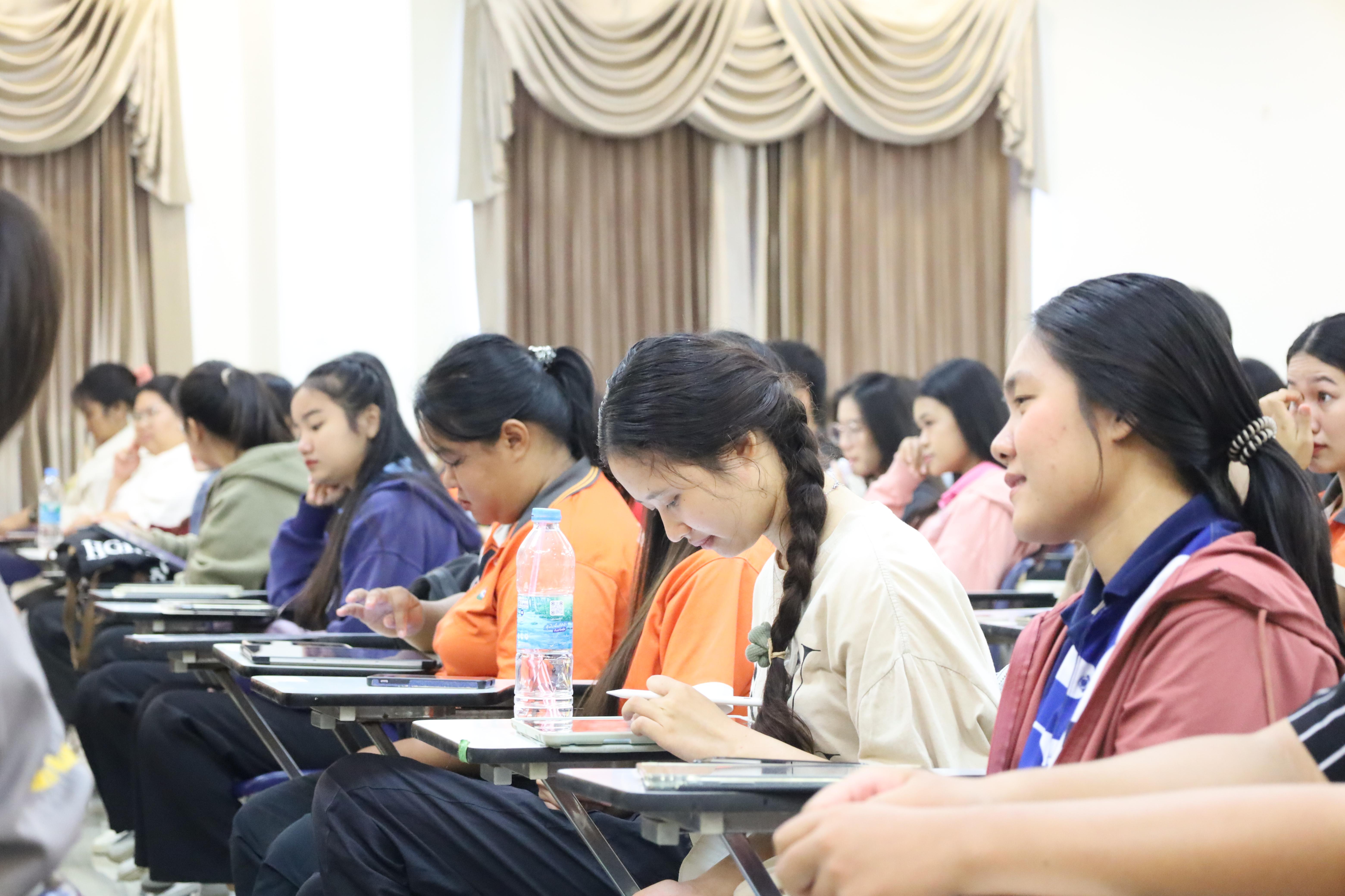 12. กิจกรรมเตรียมความพร้อมเพื่อสอบบรรจุเข้ารับราชการครู สำหรับนักศึกษาหลักสูตรครุศาสตรบัณฑิต วันที่ 2