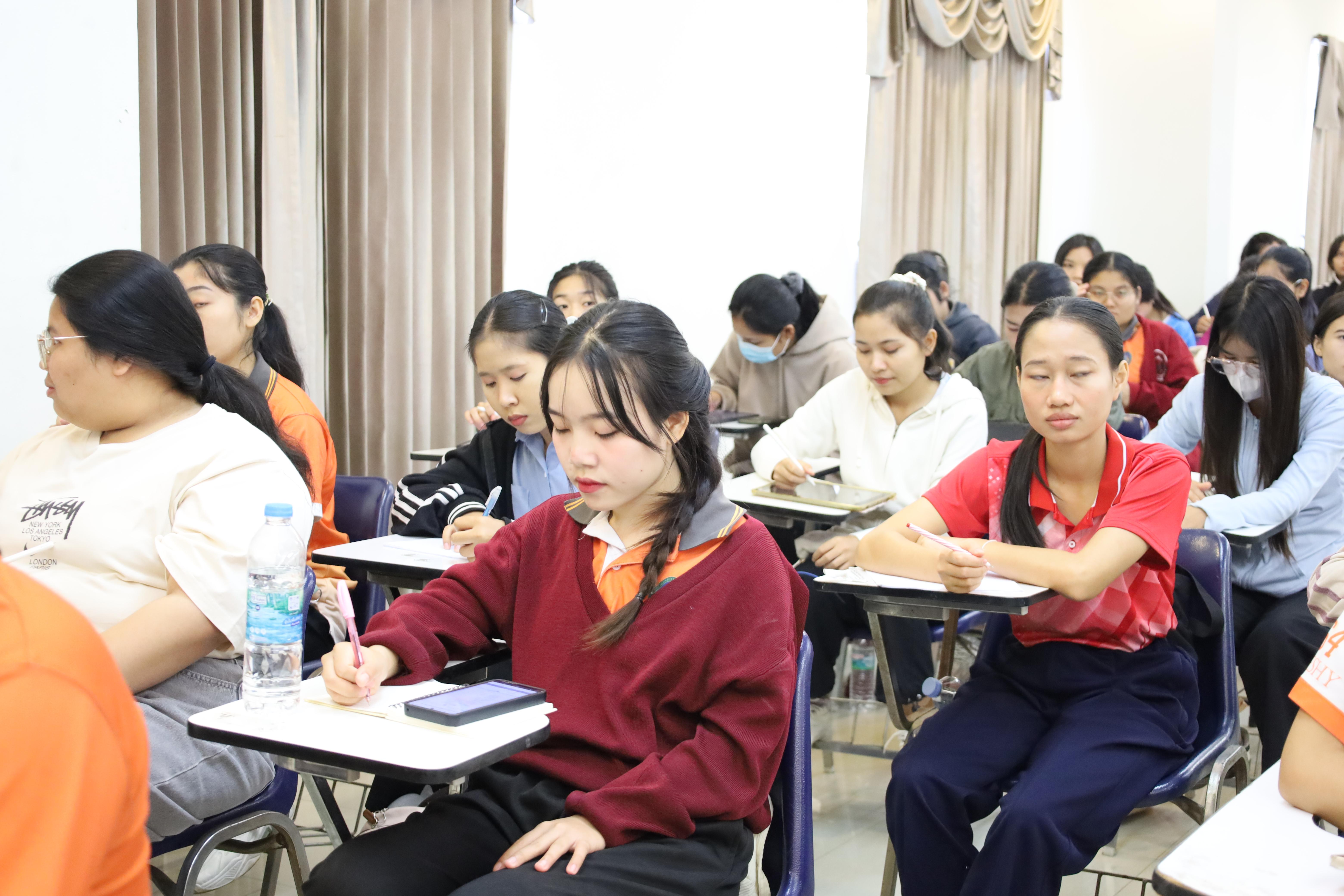 32. กิจกรรมเตรียมความพร้อมเพื่อสอบบรรจุเข้ารับราชการครู สำหรับนักศึกษาหลักสูตรครุศาสตรบัณฑิต วันที่ 2