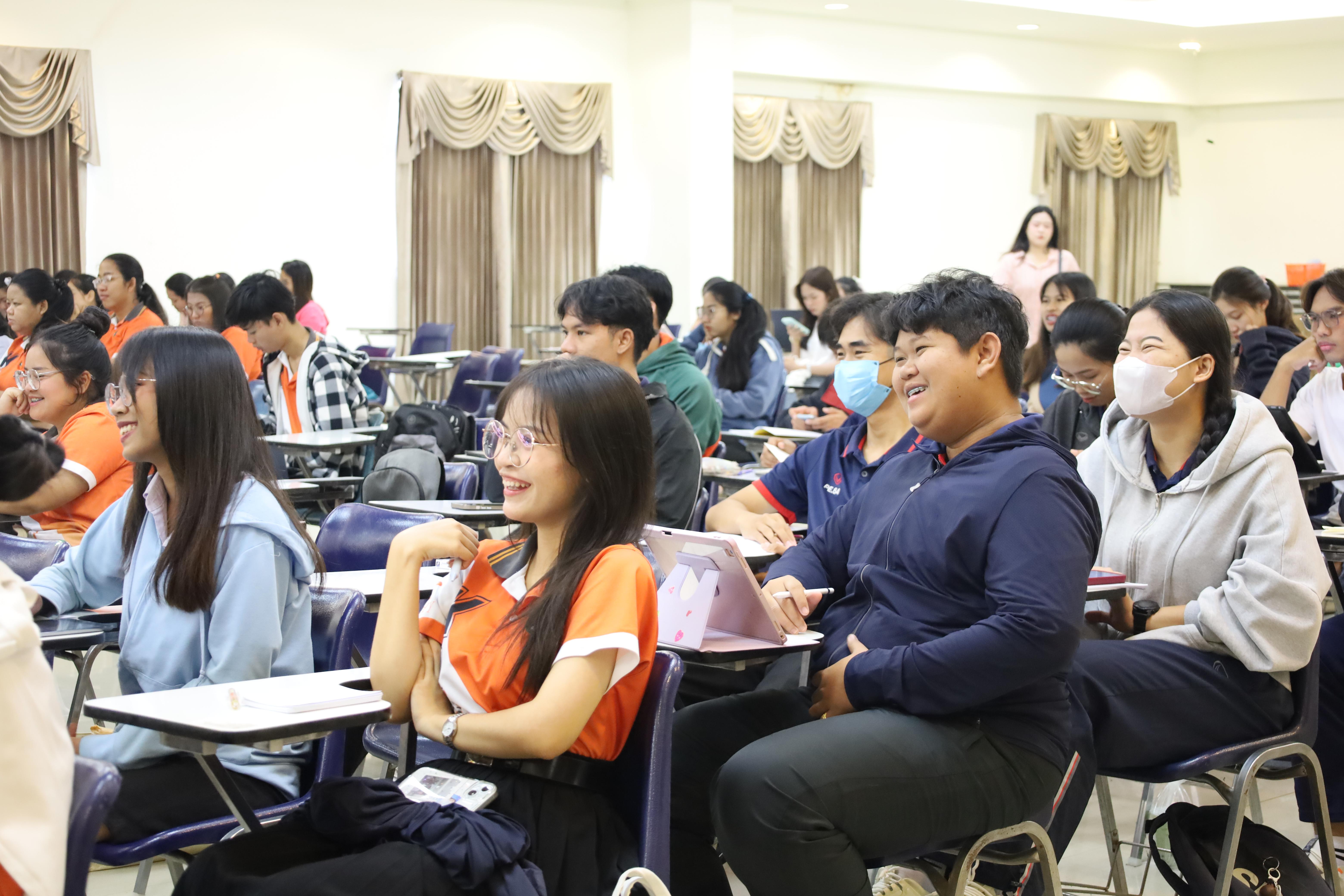 33. กิจกรรมเตรียมความพร้อมเพื่อสอบบรรจุเข้ารับราชการครู สำหรับนักศึกษาหลักสูตรครุศาสตรบัณฑิต วันที่ 2