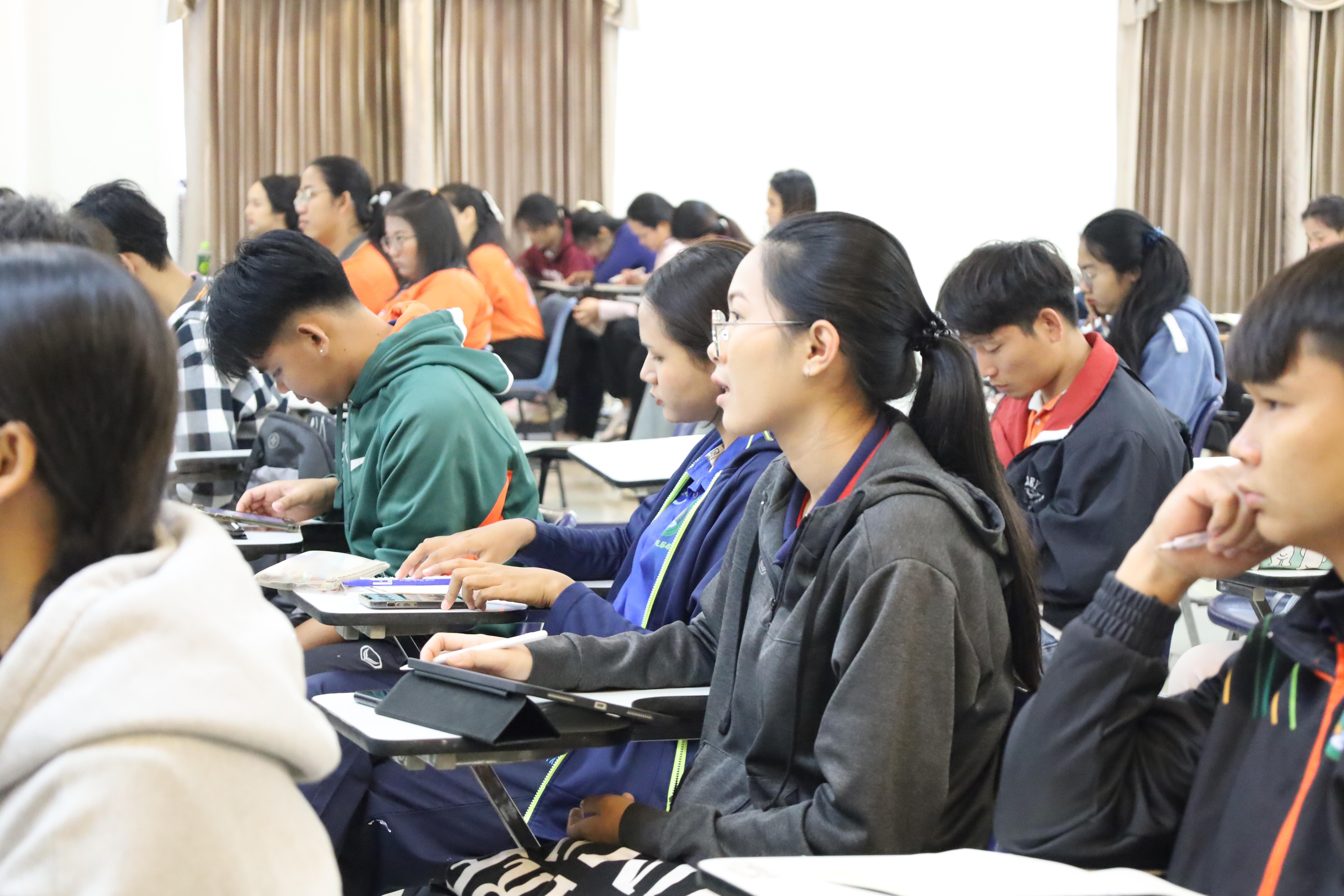 35. กิจกรรมเตรียมความพร้อมเพื่อสอบบรรจุเข้ารับราชการครู สำหรับนักศึกษาหลักสูตรครุศาสตรบัณฑิต วันที่ 2