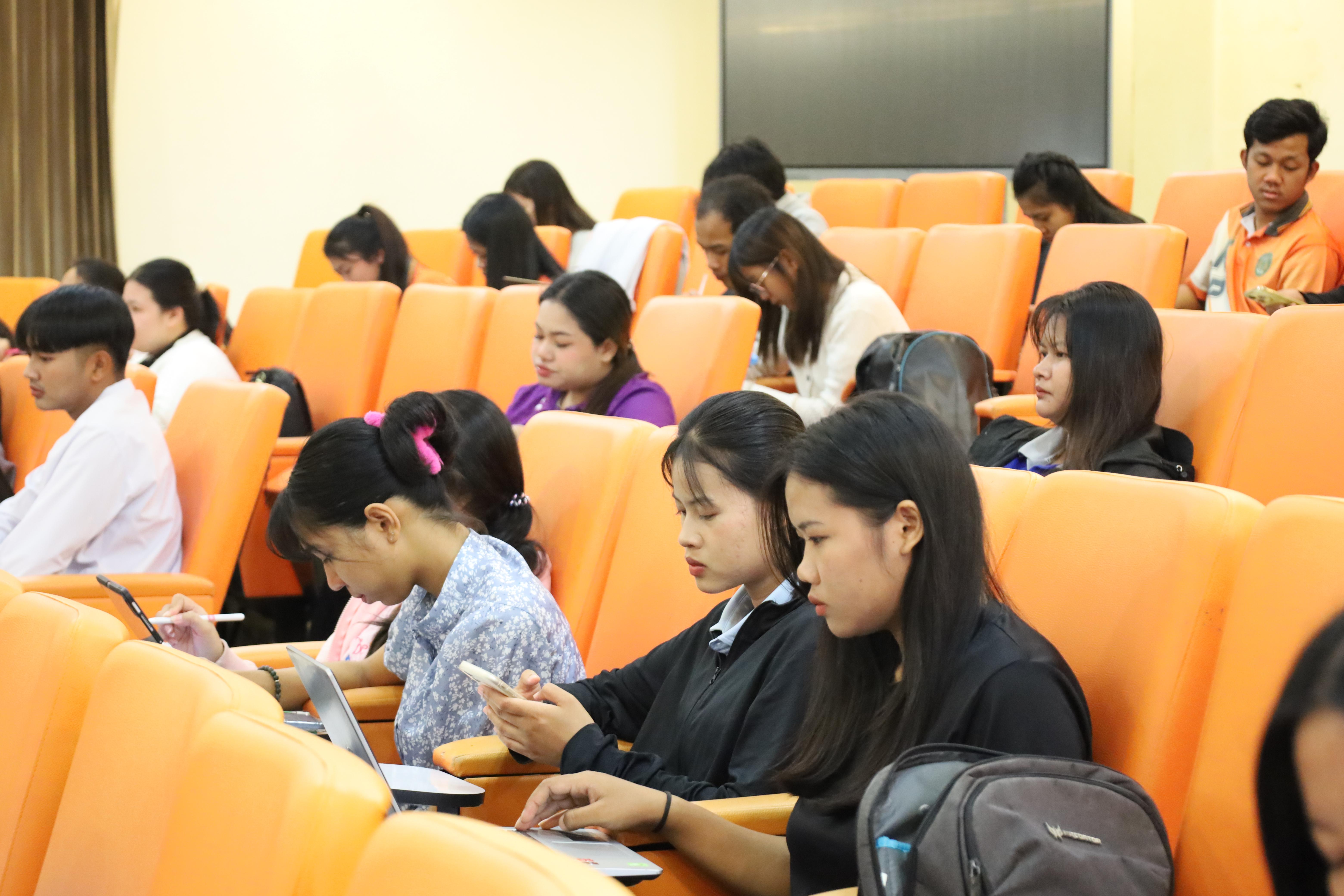 77. กิจกรรมเตรียมความพร้อมเพื่อสอบบรรจุเข้ารับราชการครู สำหรับนักศึกษาหลักสูตรครุศาสตรบัณฑิต วันที่ 2