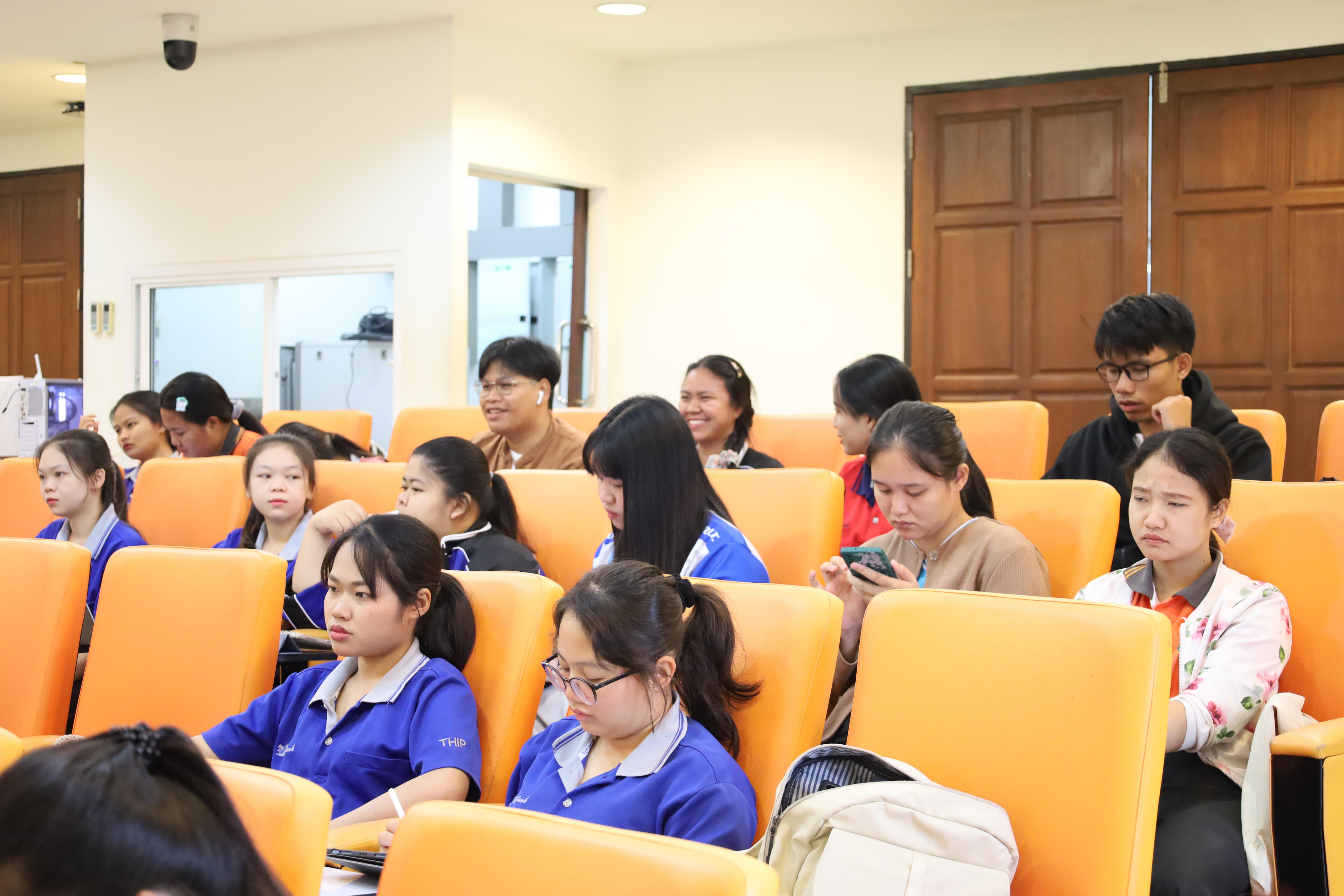 78. กิจกรรมเตรียมความพร้อมเพื่อสอบบรรจุเข้ารับราชการครู สำหรับนักศึกษาหลักสูตรครุศาสตรบัณฑิต วันที่ 2