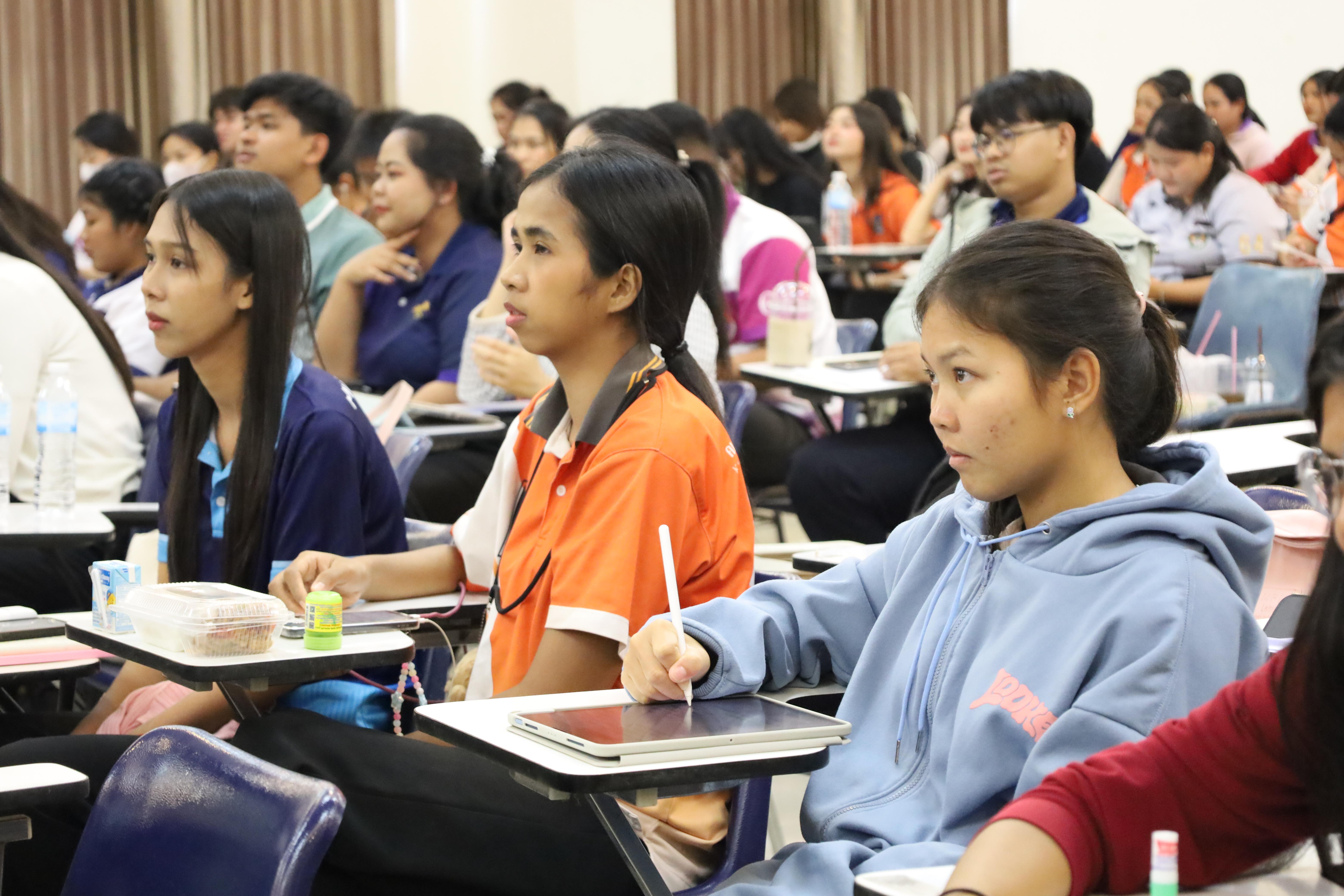 98. กิจกรรมเตรียมความพร้อมเพื่อสอบบรรจุเข้ารับราชการครู สำหรับนักศึกษาหลักสูตรครุศาสตรบัณฑิต วันที่ 2