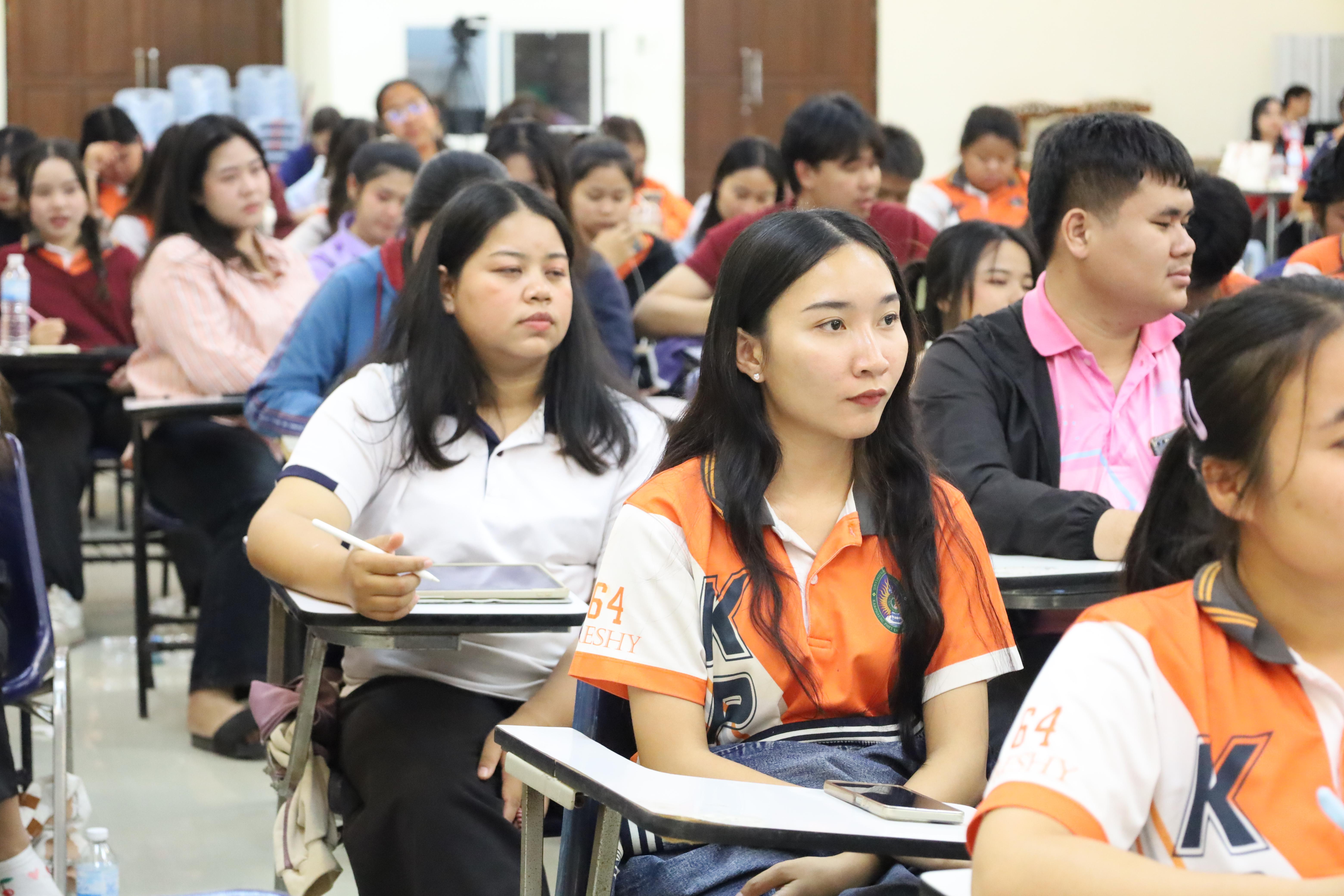 114. กิจกรรมเตรียมความพร้อมเพื่อสอบบรรจุเข้ารับราชการครู สำหรับนักศึกษาหลักสูตรครุศาสตรบัณฑิต วันที่ 2