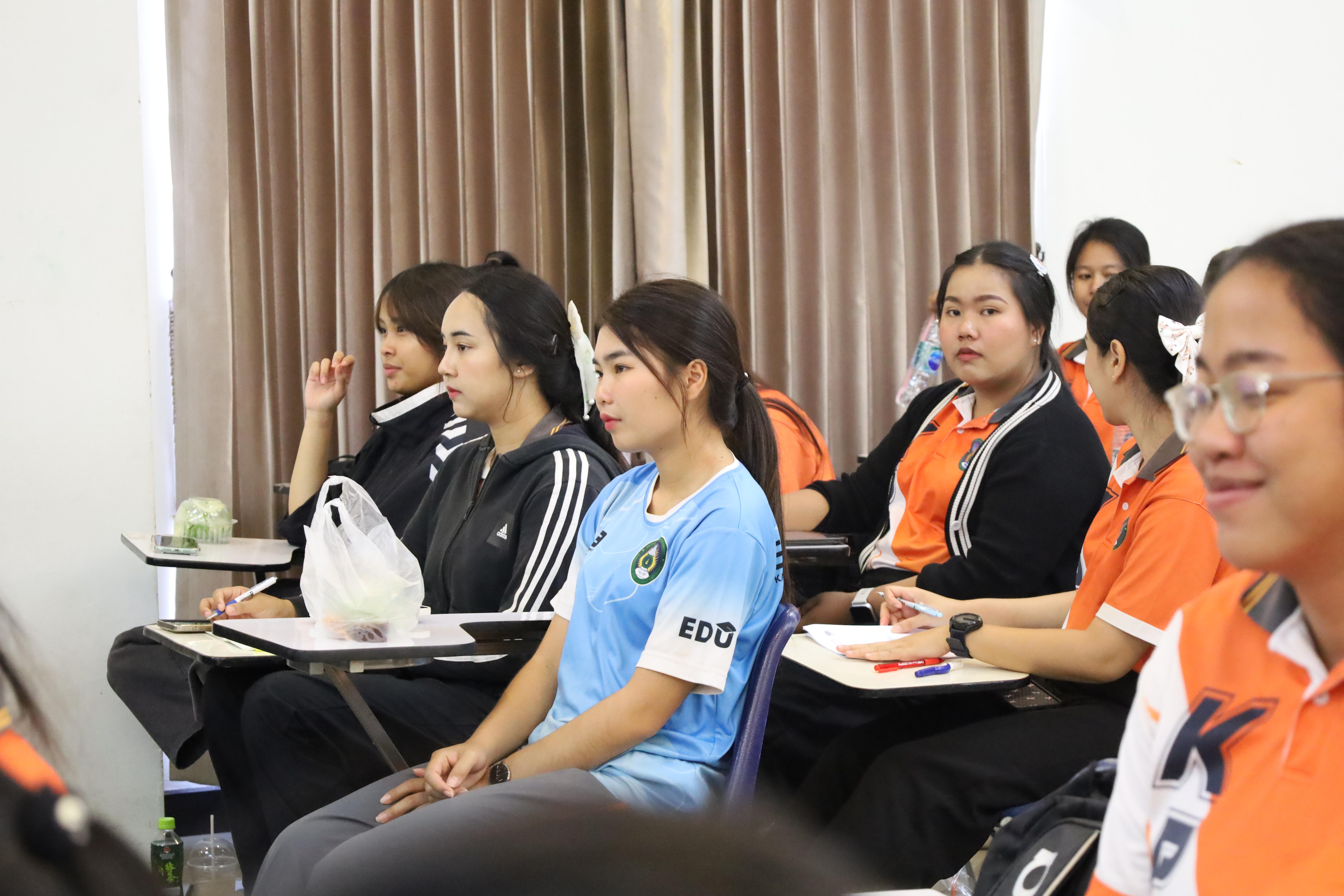 124. กิจกรรมเตรียมความพร้อมเพื่อสอบบรรจุเข้ารับราชการครู สำหรับนักศึกษาหลักสูตรครุศาสตรบัณฑิต วันที่ 2
