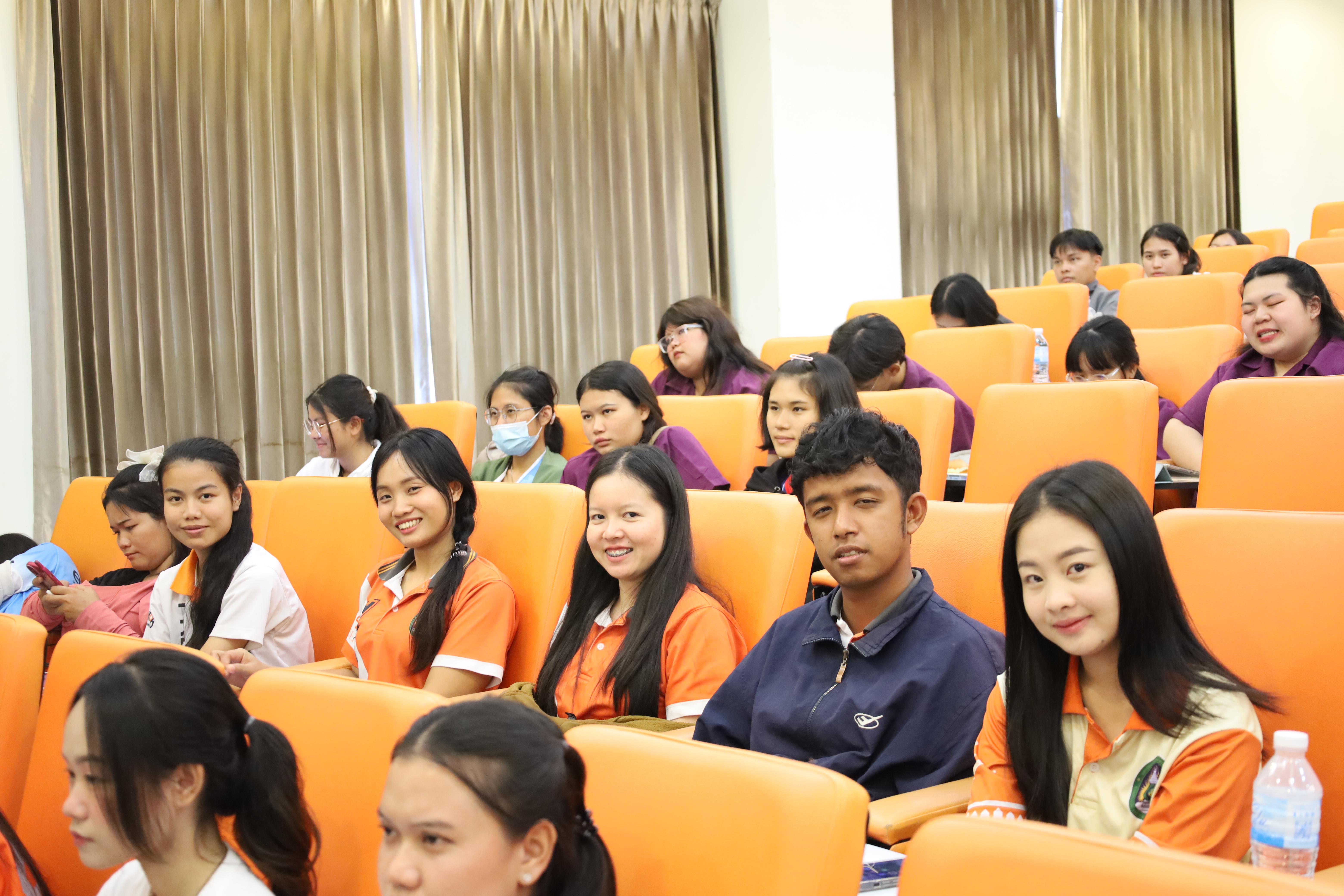 145. กิจกรรมเตรียมความพร้อมเพื่อสอบบรรจุเข้ารับราชการครู สำหรับนักศึกษาหลักสูตรครุศาสตรบัณฑิต วันที่ 2