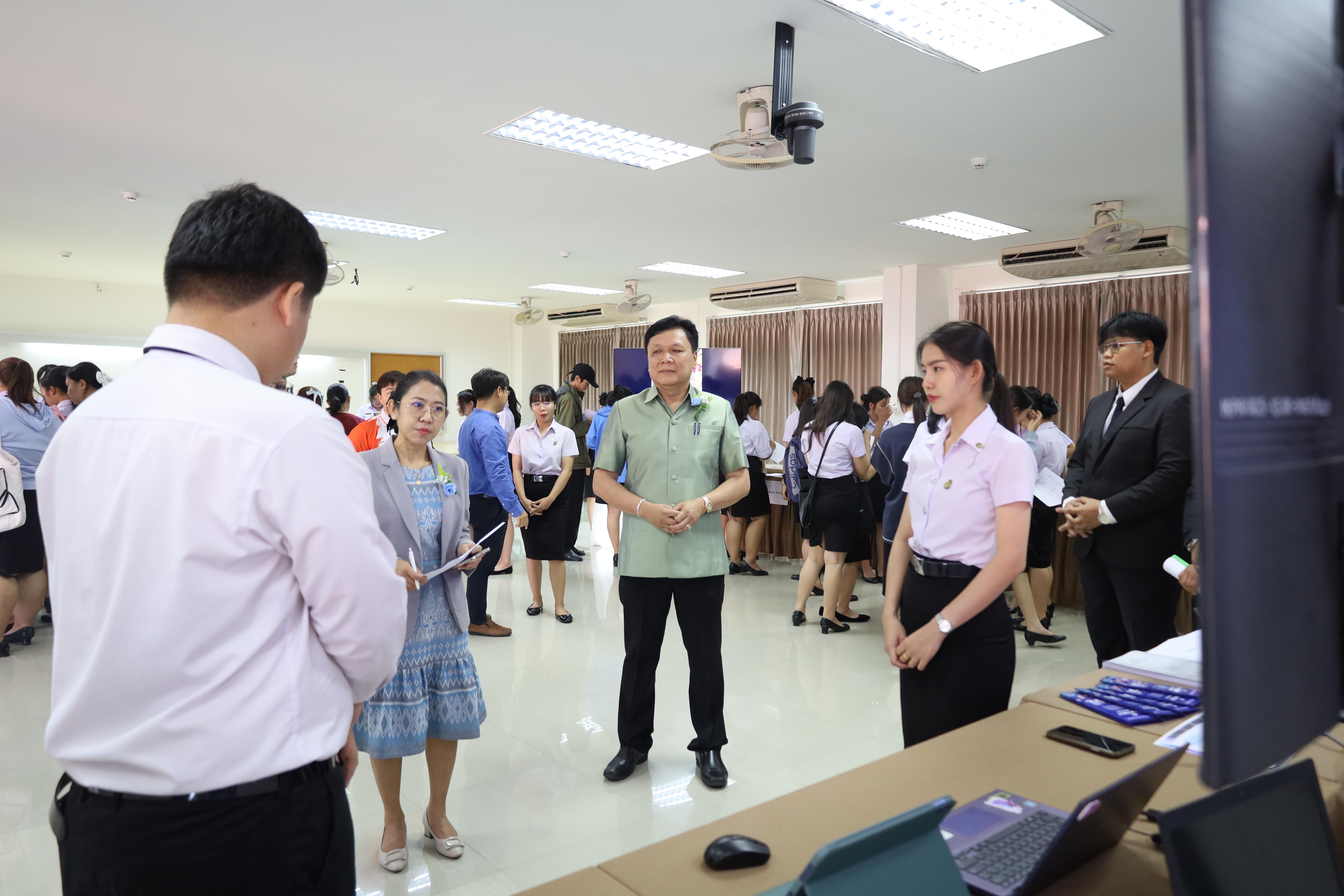 275. นิทรรศการนักศึกษาฝึกประสบการณ์วิชาชีพครู ประจำปีการศึกษา2567