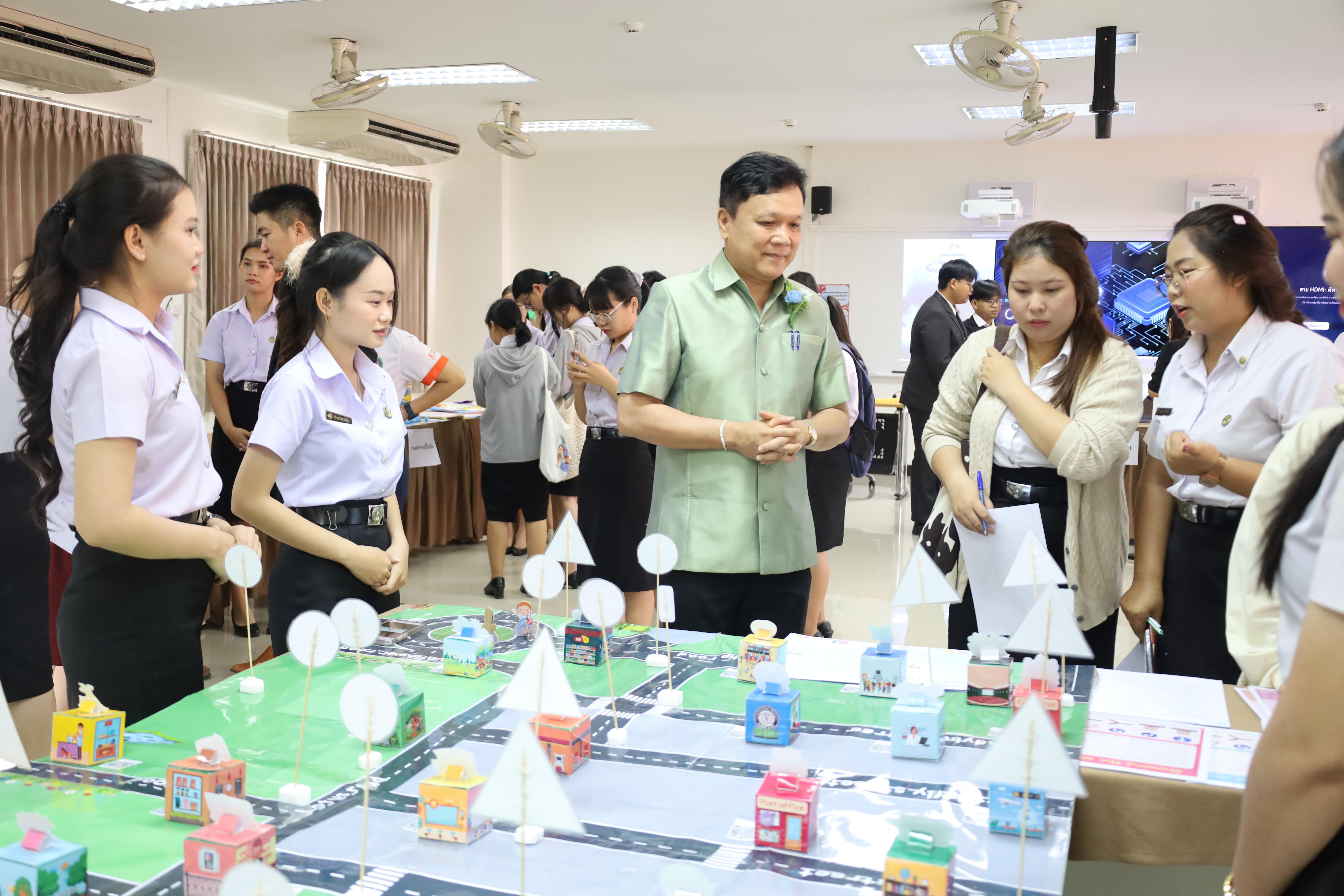 291. นิทรรศการนักศึกษาฝึกประสบการณ์วิชาชีพครู ประจำปีการศึกษา2567