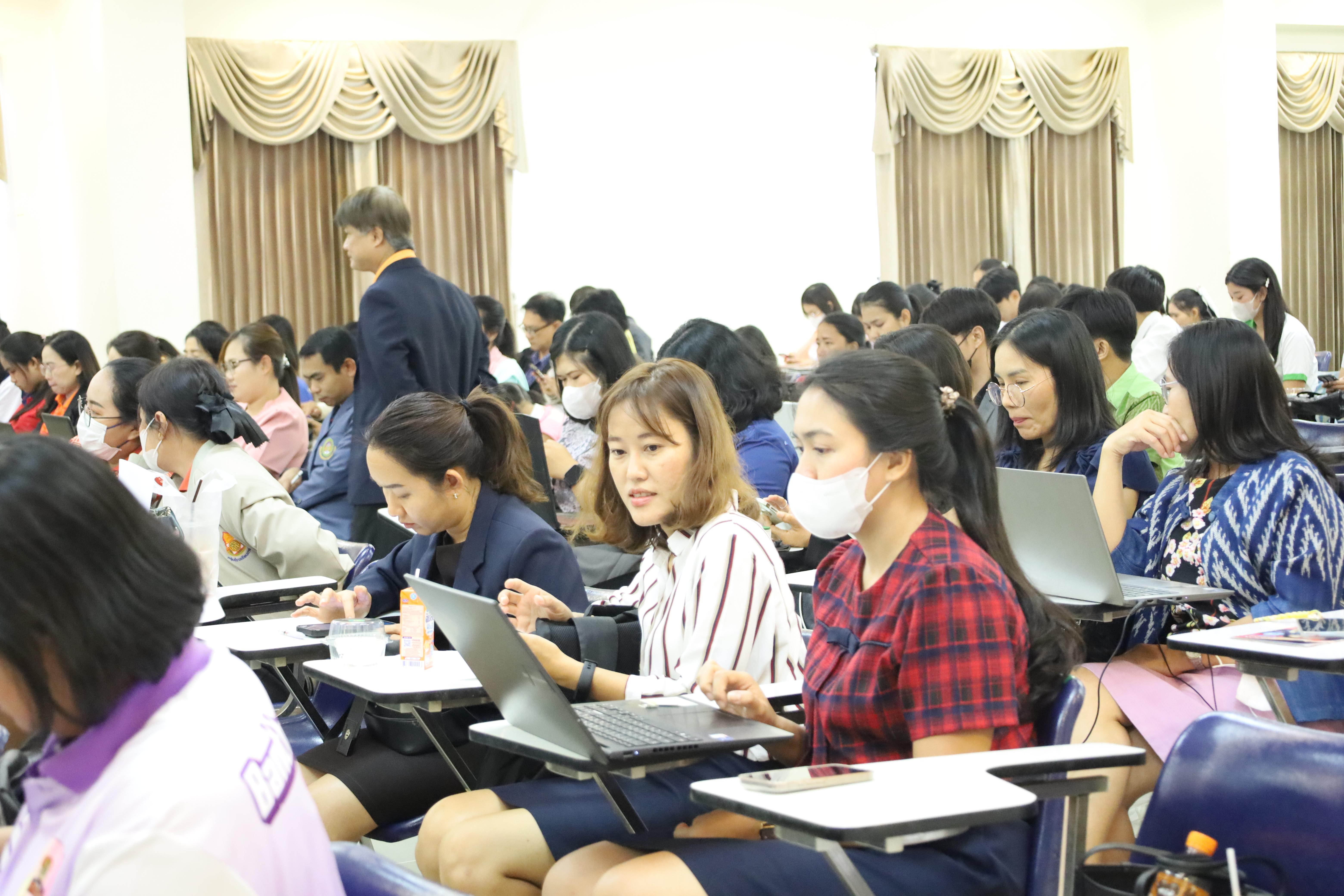 15. กิจกรรมโครงการพัฒนานวัตกรทางการศึกษาเพื่อพัฒนาท้องถิ่นโดยใช้สมรรถนะเป็นฐาน