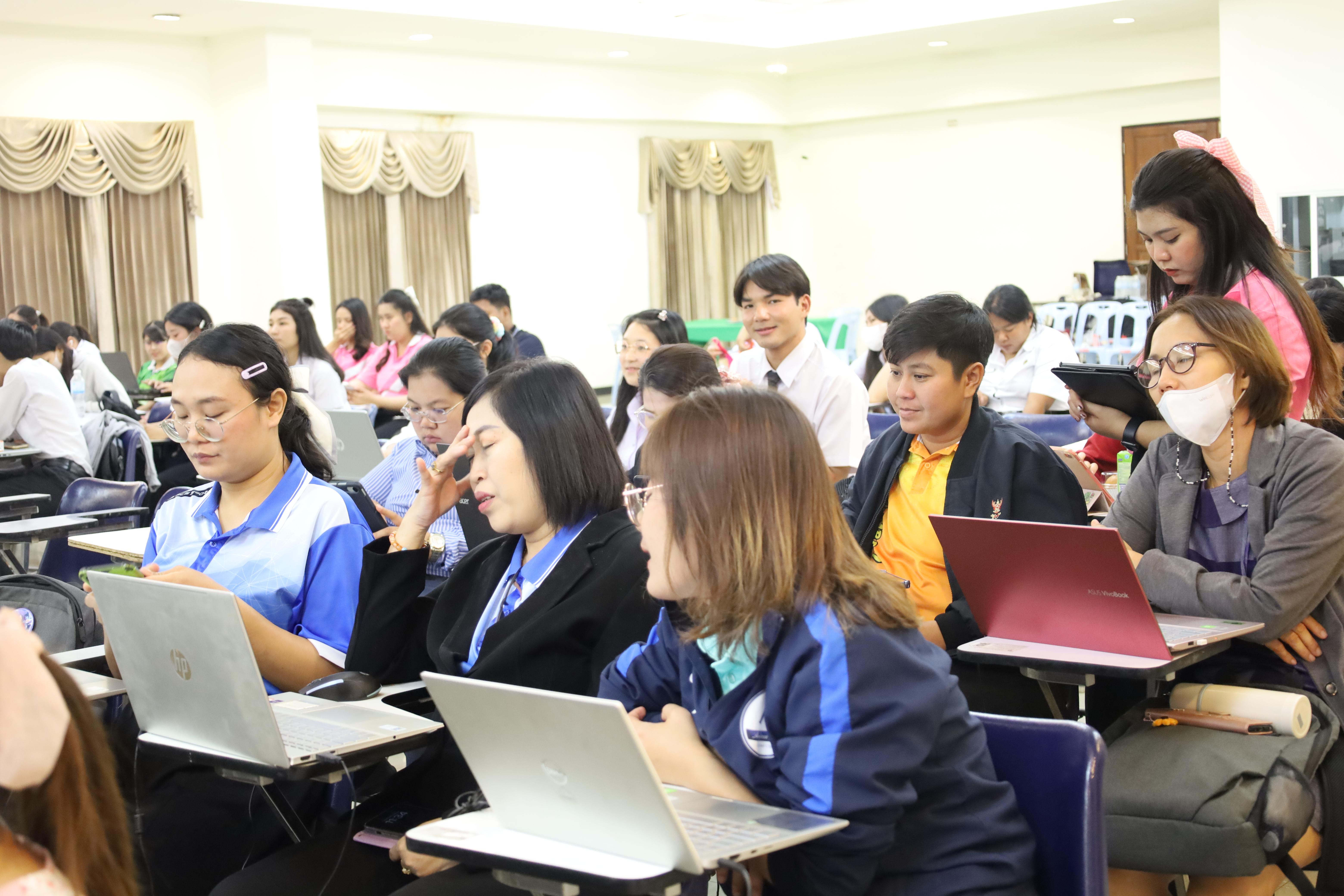 18. กิจกรรมโครงการพัฒนานวัตกรทางการศึกษาเพื่อพัฒนาท้องถิ่นโดยใช้สมรรถนะเป็นฐาน