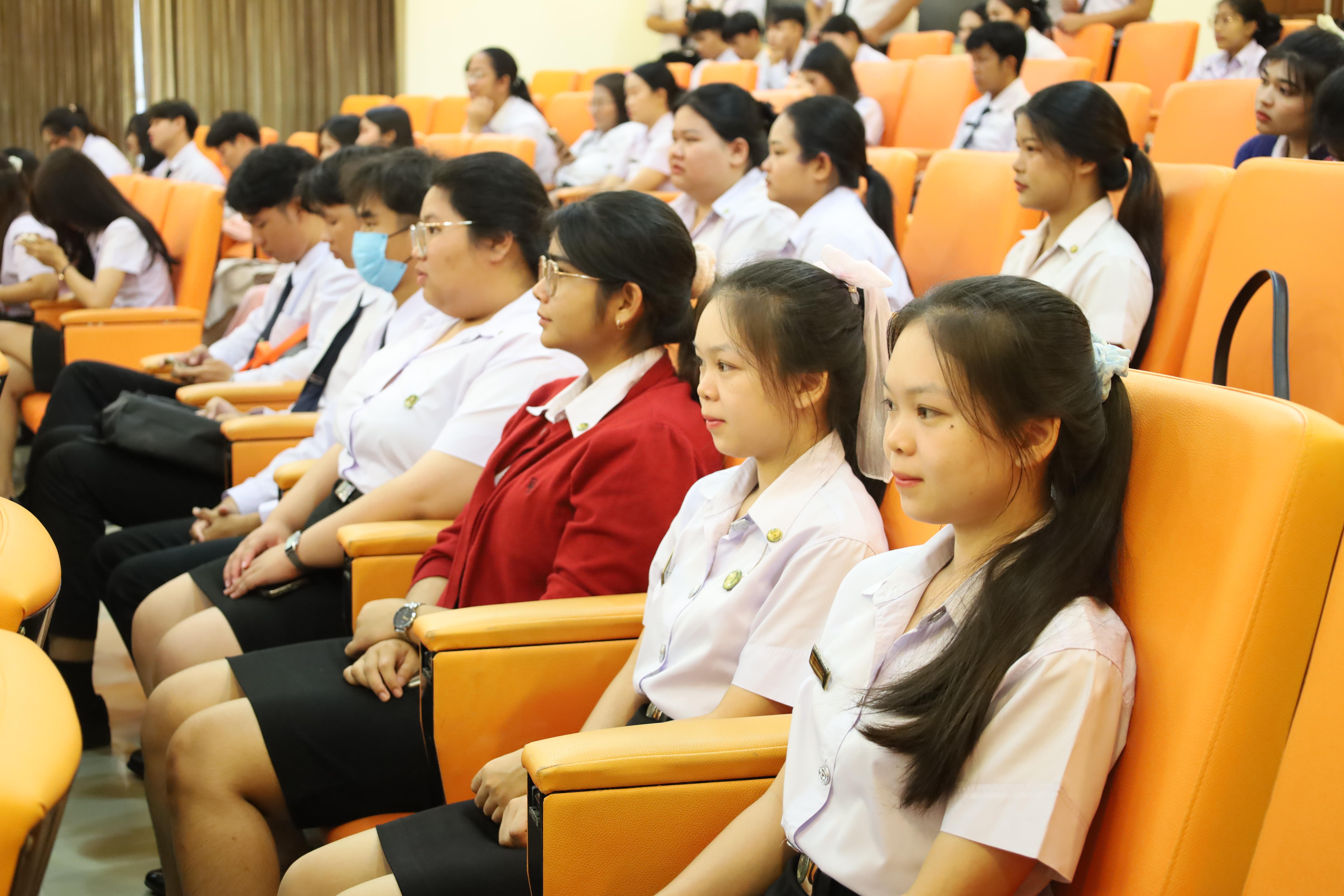 74. การเสวนาวิชาการสอบครูผู้ช่วย "ชีวิตฝึกสอน"