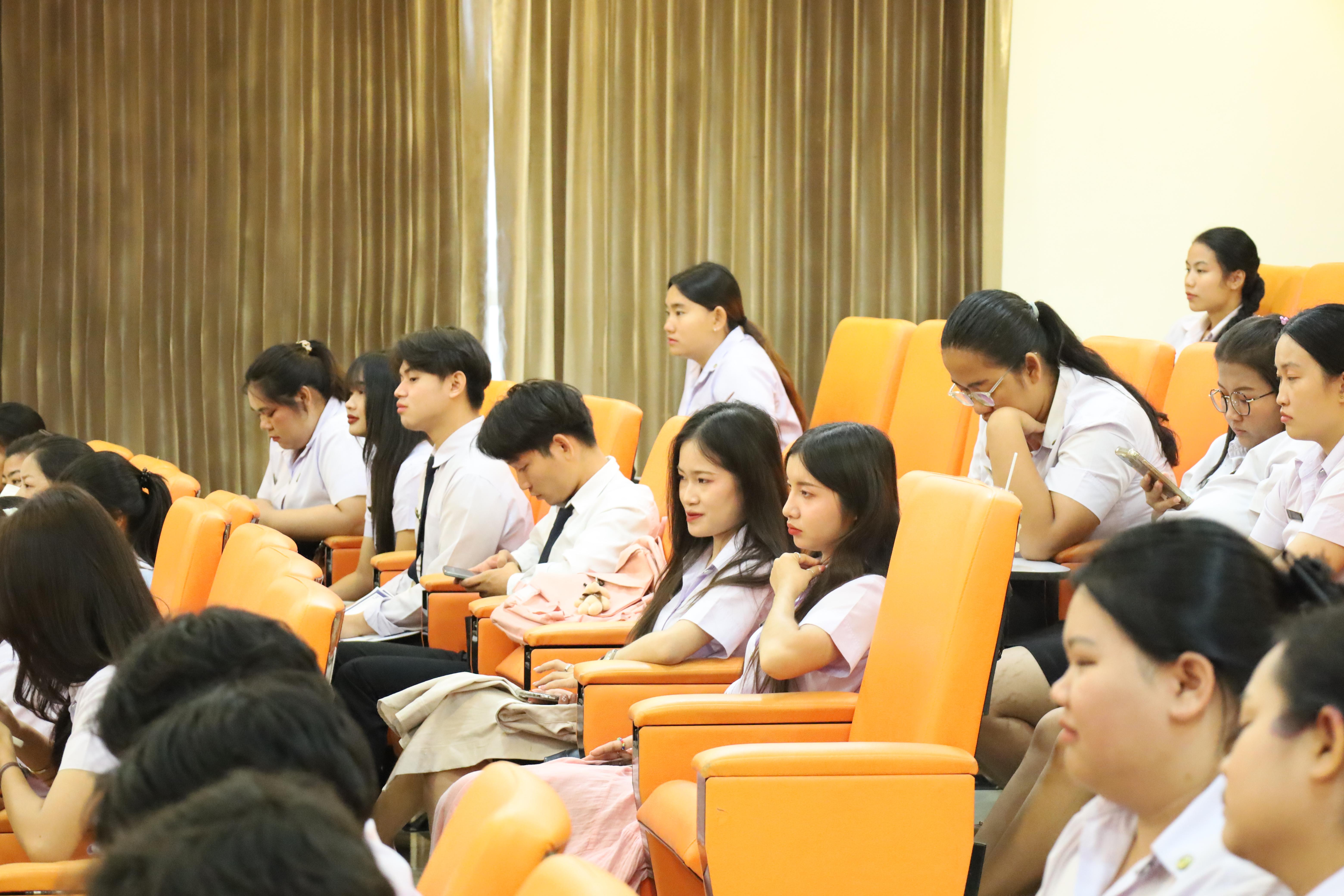 77. การเสวนาวิชาการสอบครูผู้ช่วย "ชีวิตฝึกสอน"
