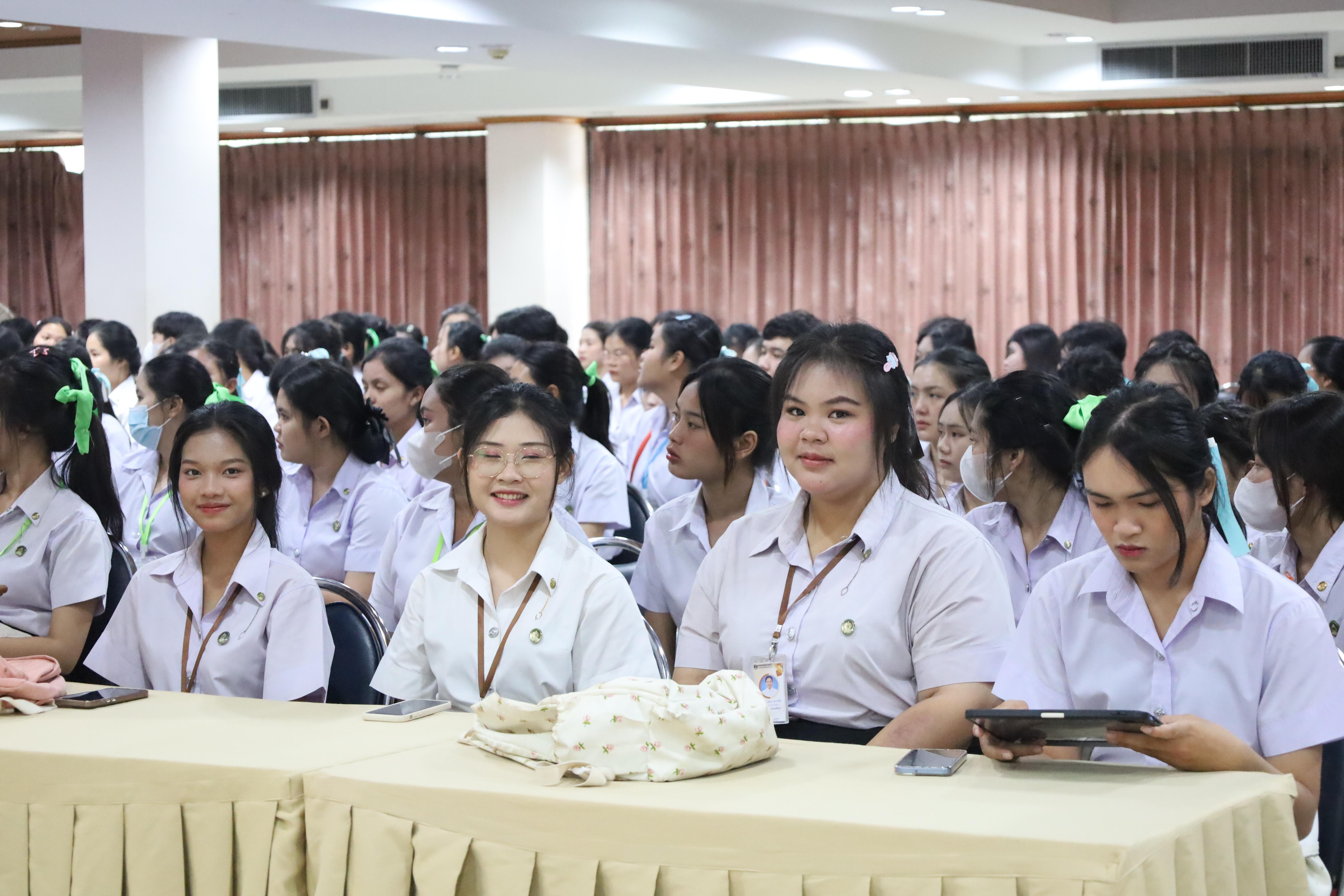 28. กิจกรรมอบรมพัฒนาทักษะนักศึกษาตามฐานสมรรถนะ ชั้นปีที่ 1 (ครูดี)