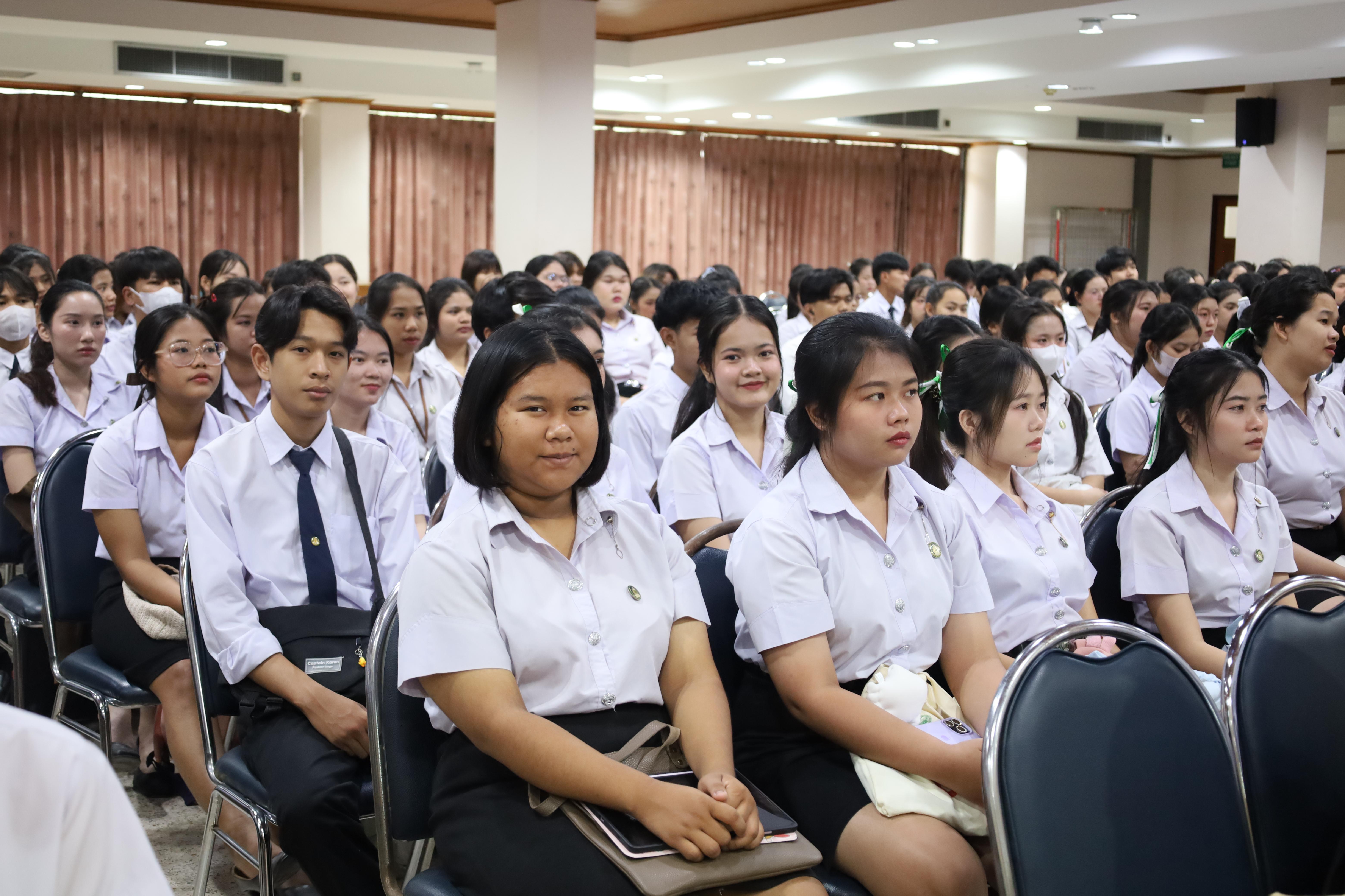 39. กิจกรรมอบรมพัฒนาทักษะนักศึกษาตามฐานสมรรถนะ ชั้นปีที่ 1 (ครูดี)