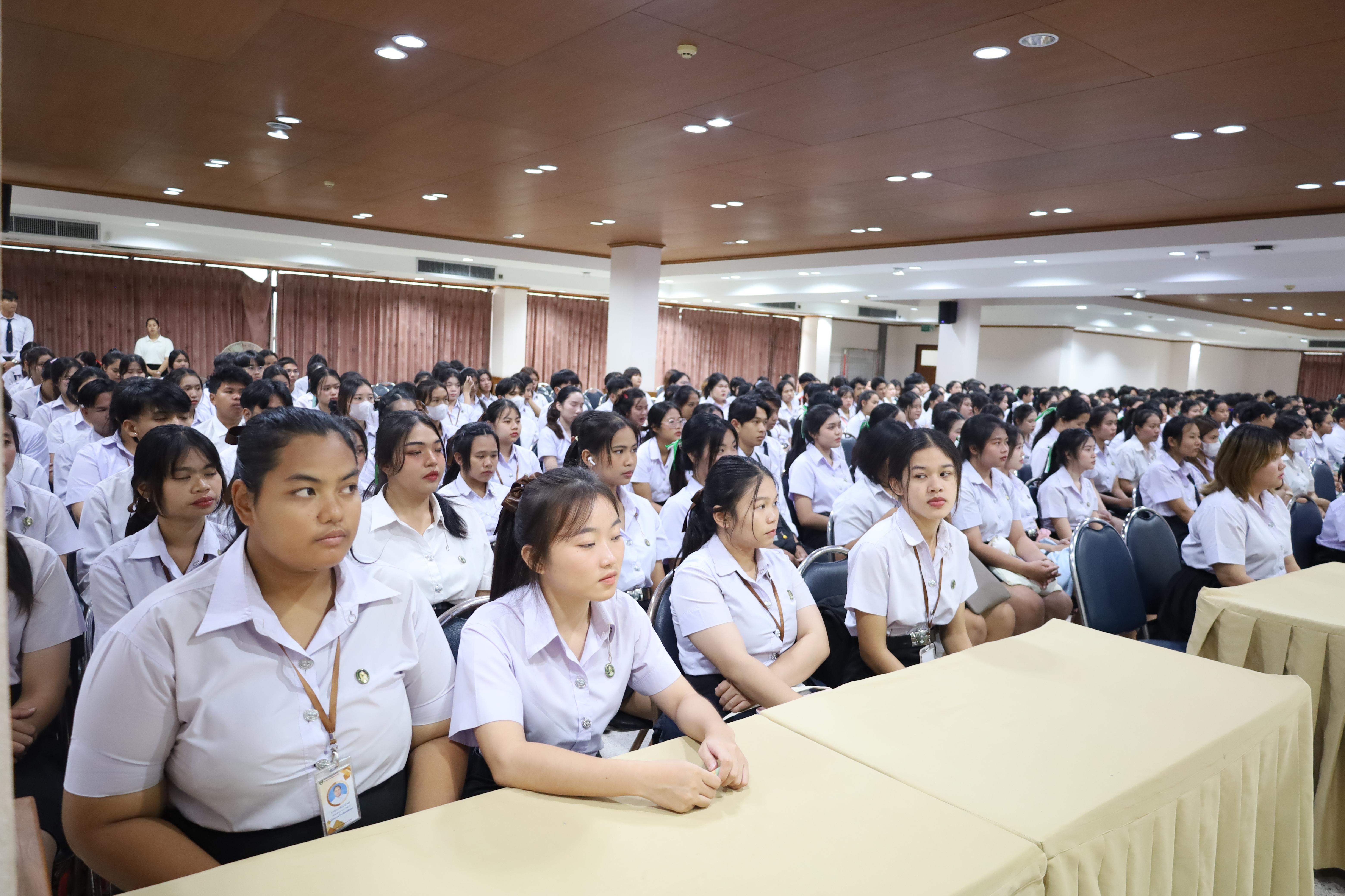 40. กิจกรรมอบรมพัฒนาทักษะนักศึกษาตามฐานสมรรถนะ ชั้นปีที่ 1 (ครูดี)