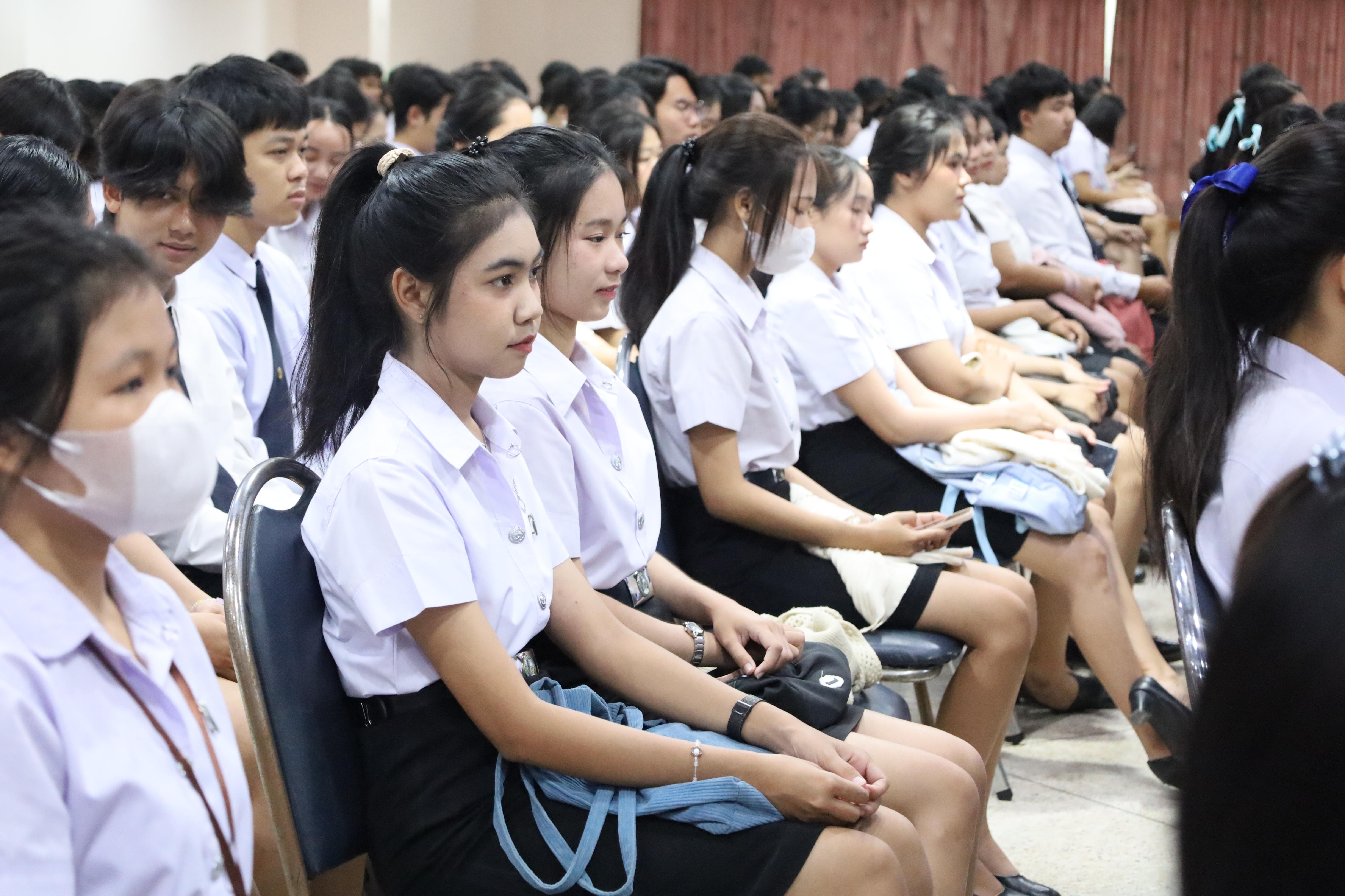 49. กิจกรรมอบรมพัฒนาทักษะนักศึกษาตามฐานสมรรถนะ ชั้นปีที่ 1 (ครูดี)