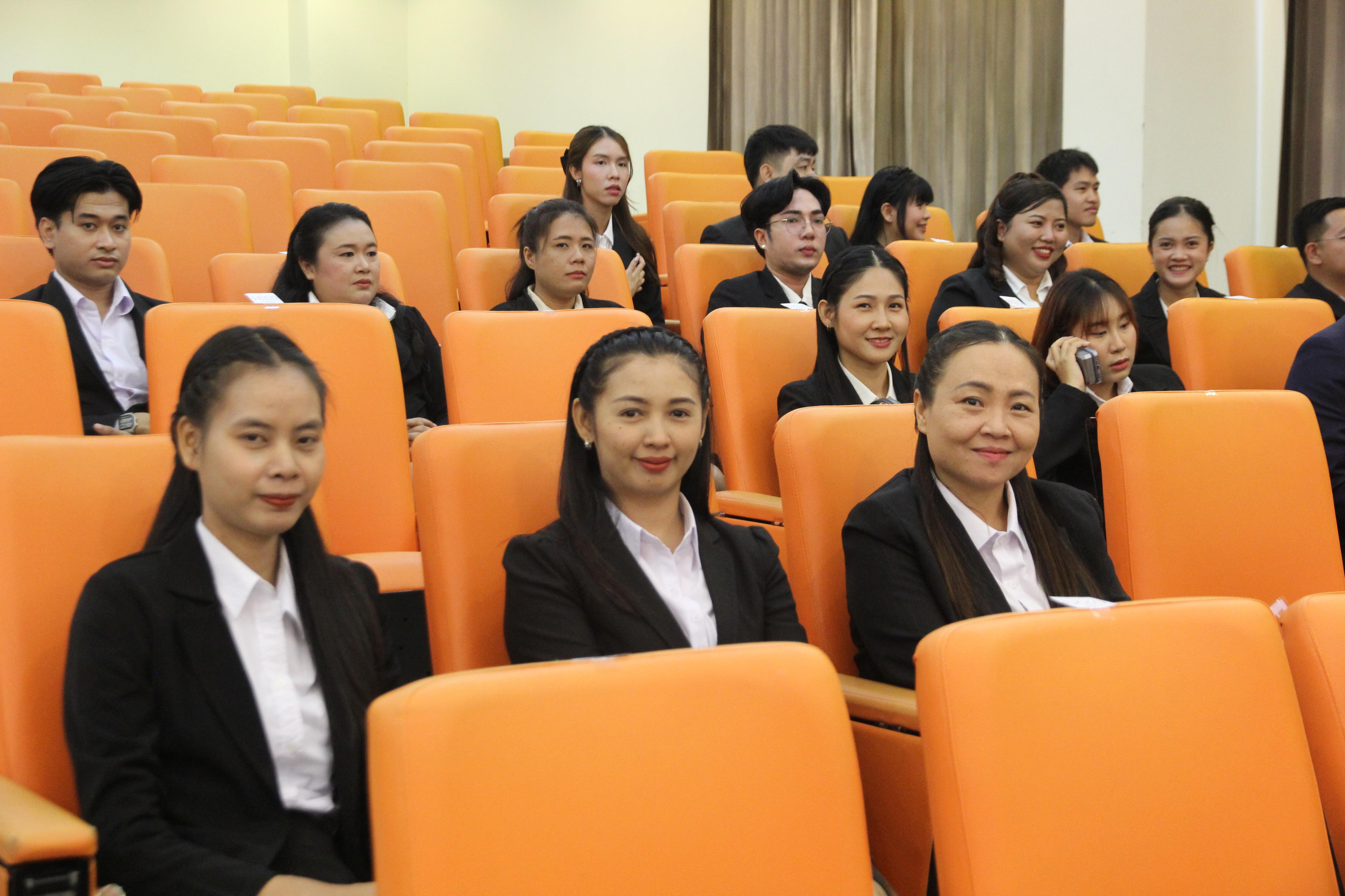 16. พิธีปัจฉิมนิเทศนักศึกษาหลักสูตรประกาศนียบัตรบัณฑิต สาขาวิชาชีพครู ประจำปีการศึกษา 2567