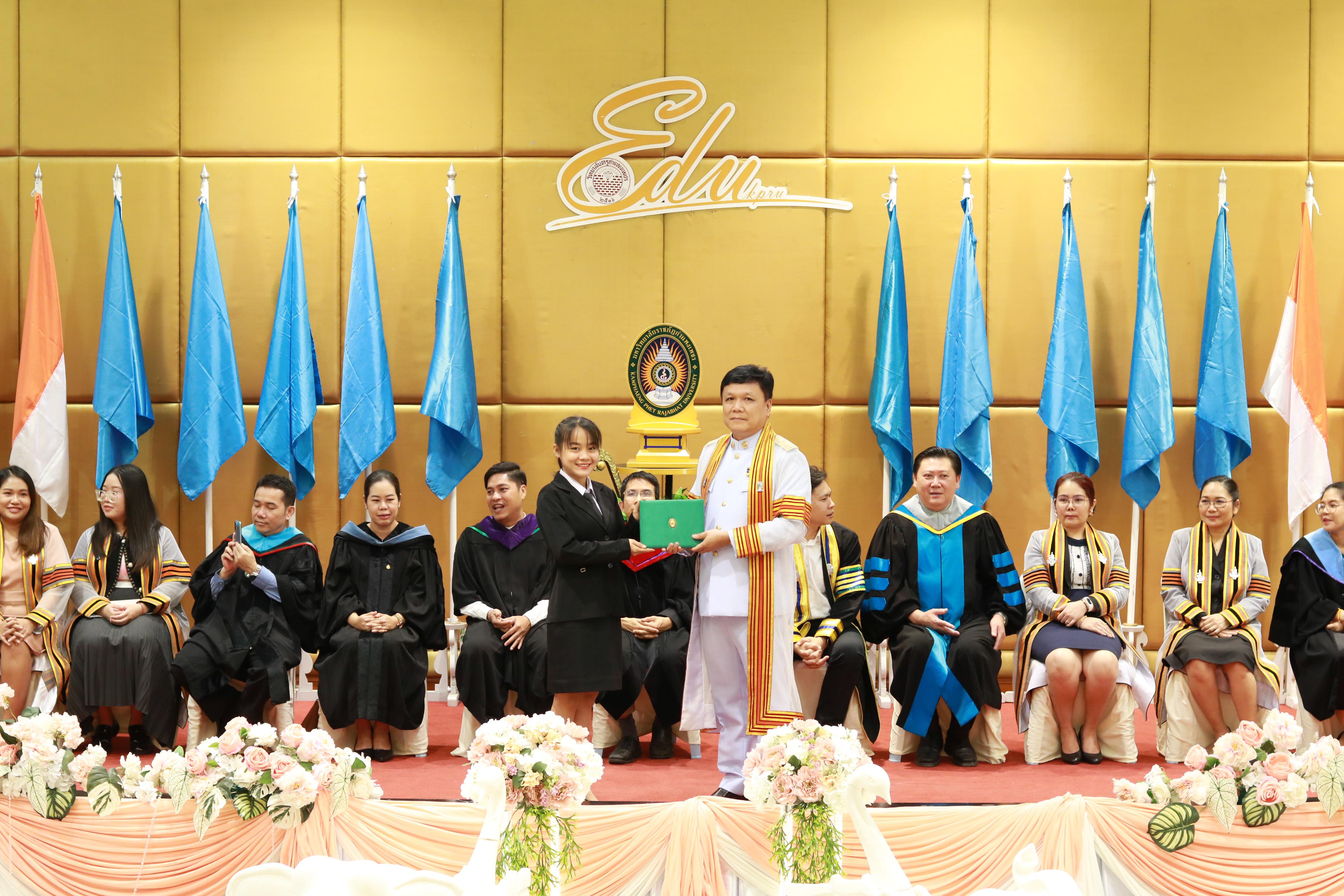 264. พิธีปัจฉิมนิเทศนักศึกษาหลักสูตรประกาศนียบัตรบัณฑิต สาขาวิชาชีพครู ประจำปีการศึกษา 2567