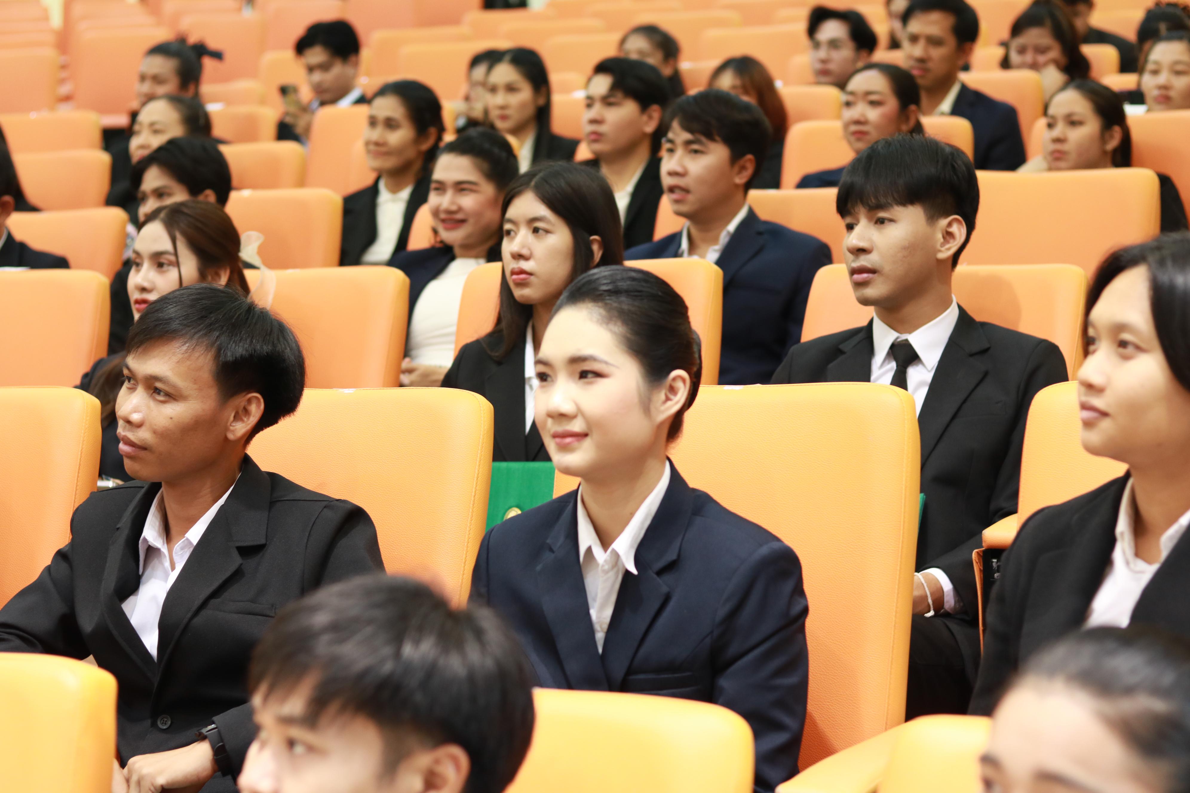 323. พิธีปัจฉิมนิเทศนักศึกษาหลักสูตรประกาศนียบัตรบัณฑิต สาขาวิชาชีพครู ประจำปีการศึกษา 2567