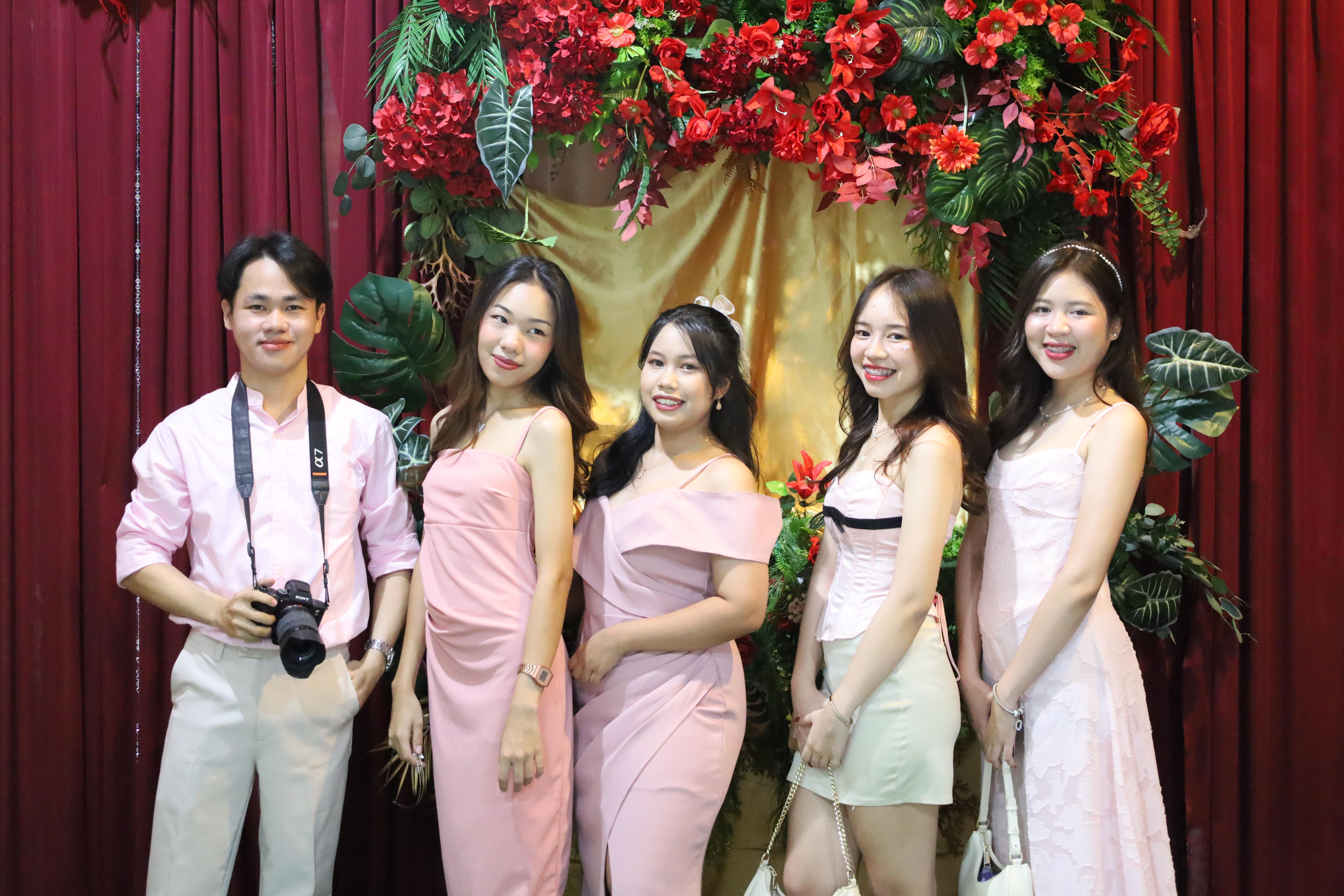 9. งานราตรีสีฟ้า