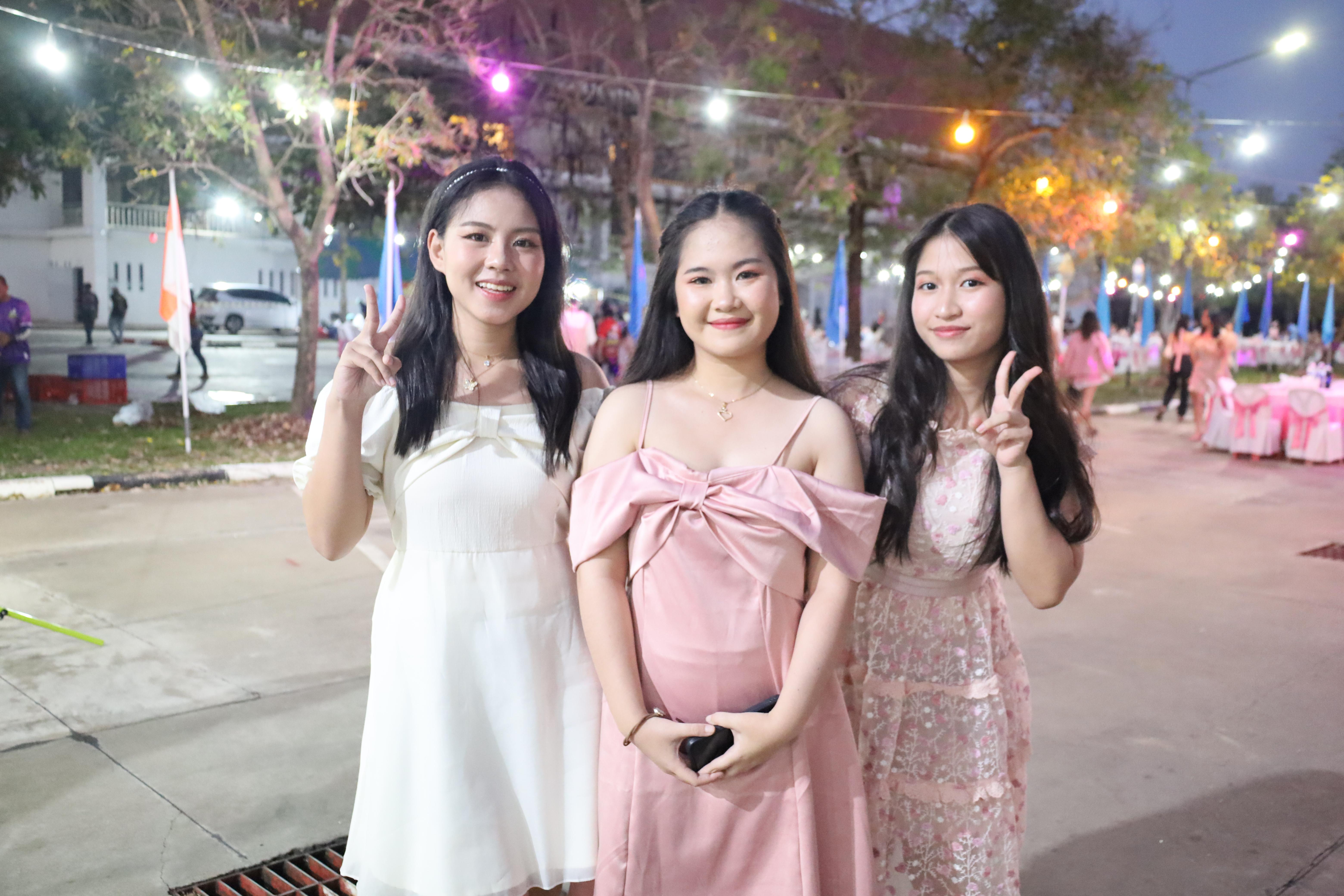 54. งานราตรีสีฟ้า