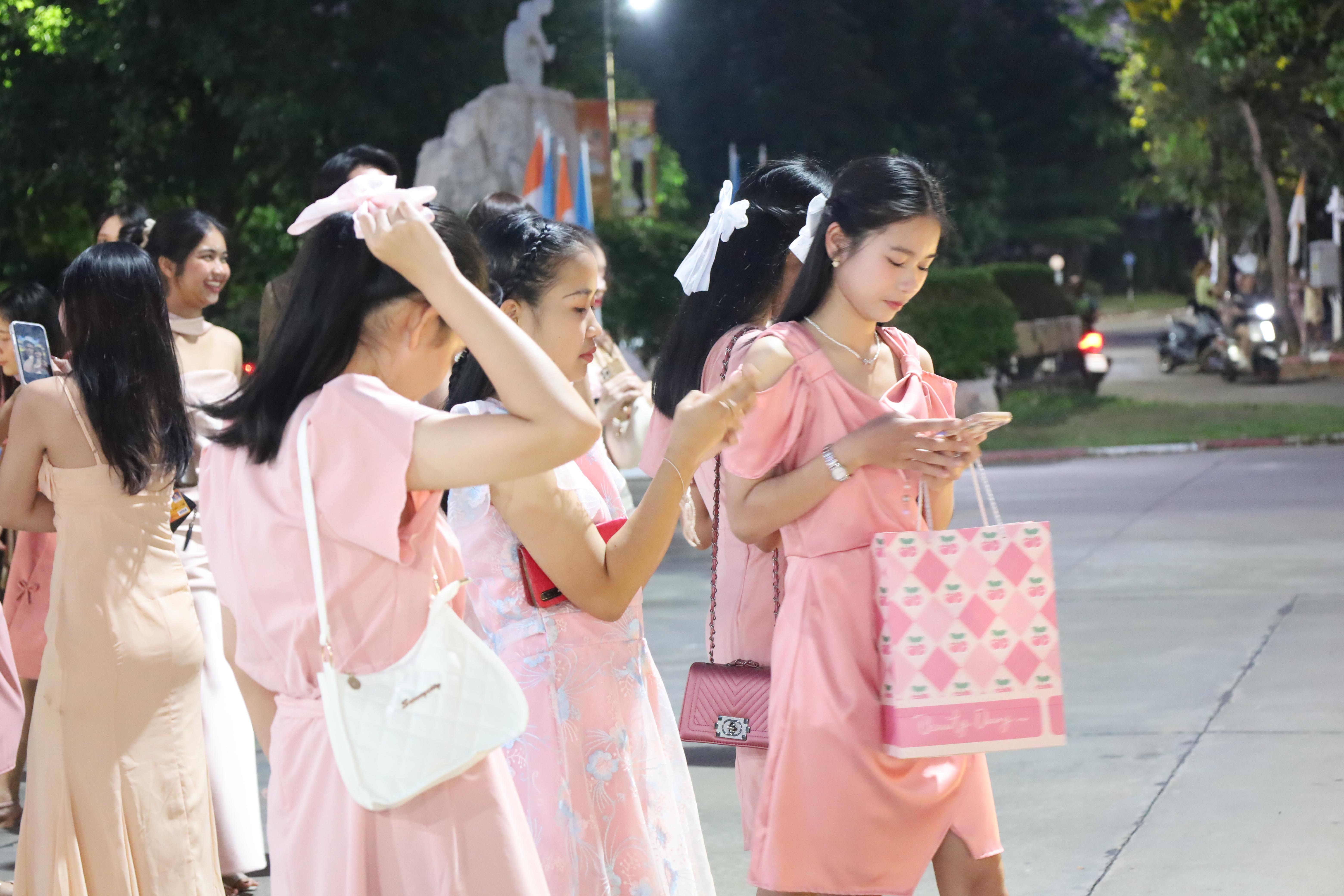64. งานราตรีสีฟ้า