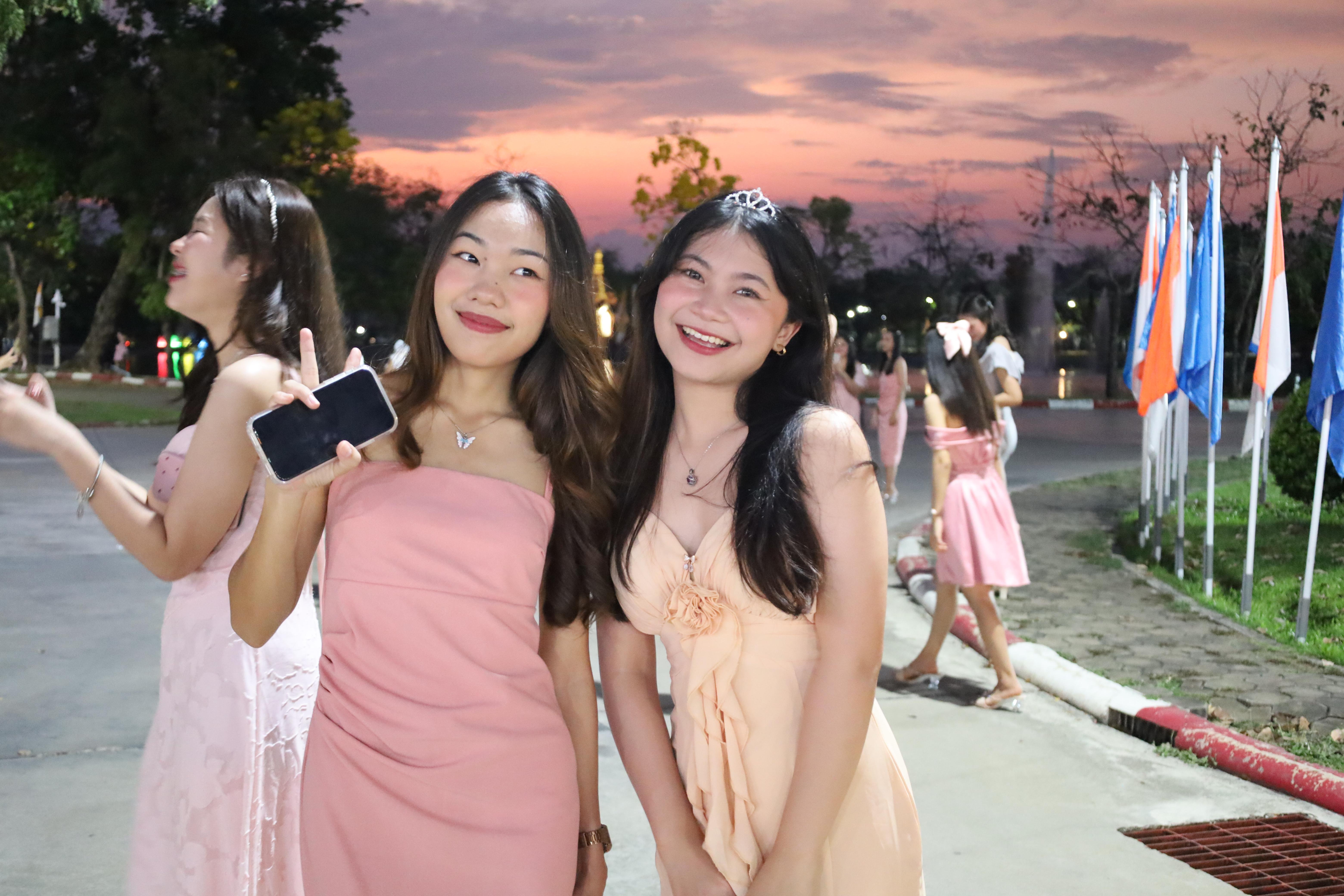 70. งานราตรีสีฟ้า