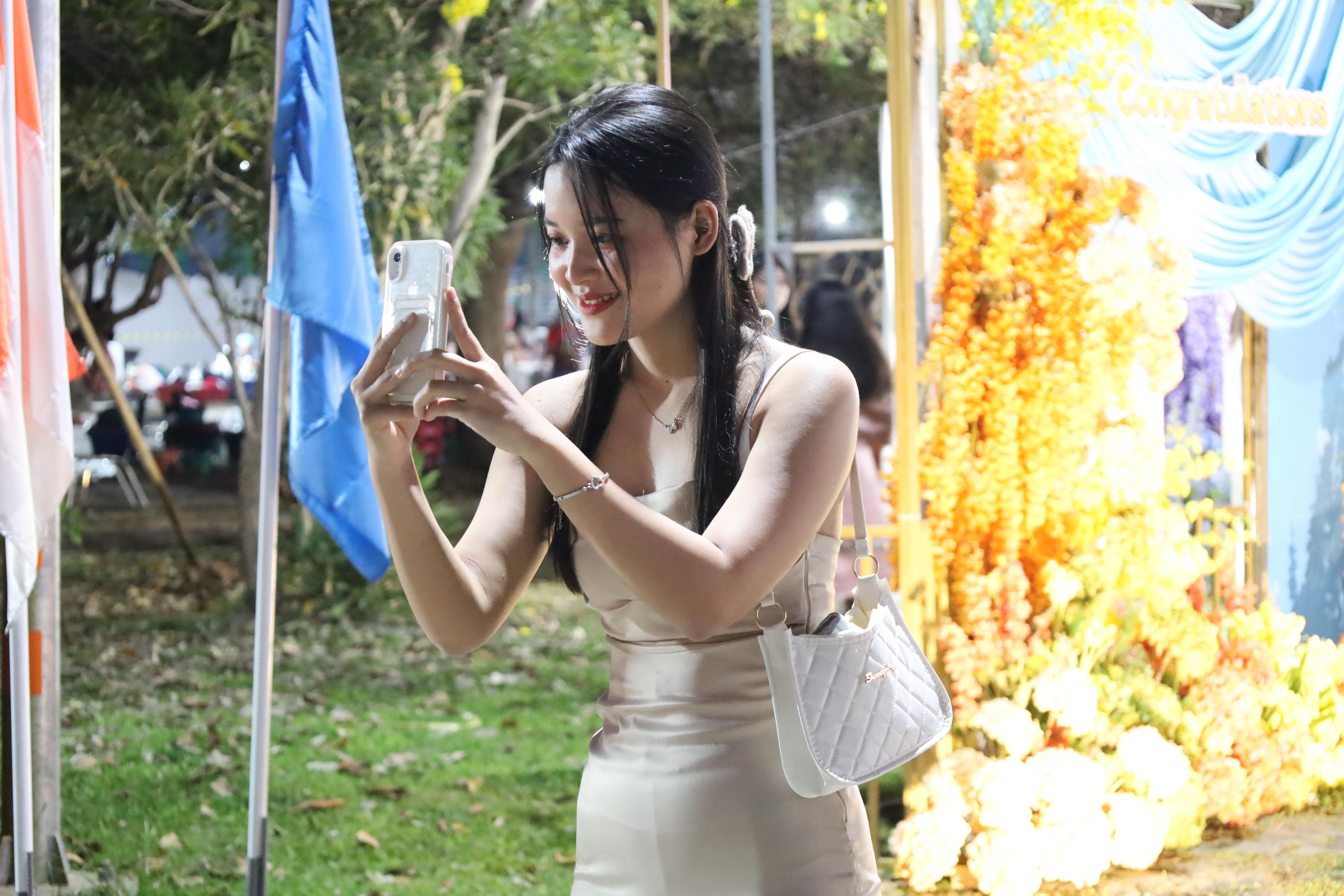 81. งานราตรีสีฟ้า