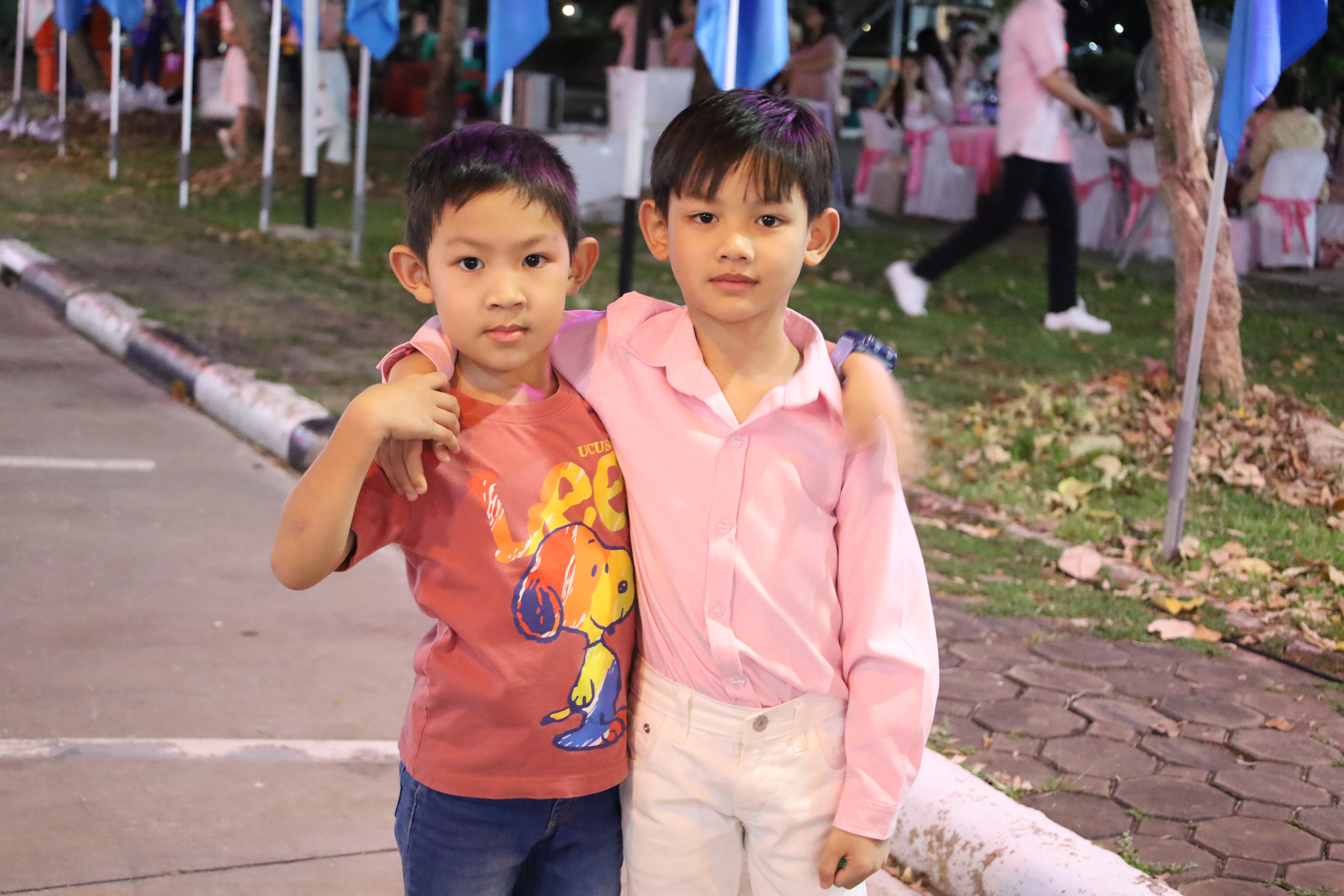 99. งานราตรีสีฟ้า