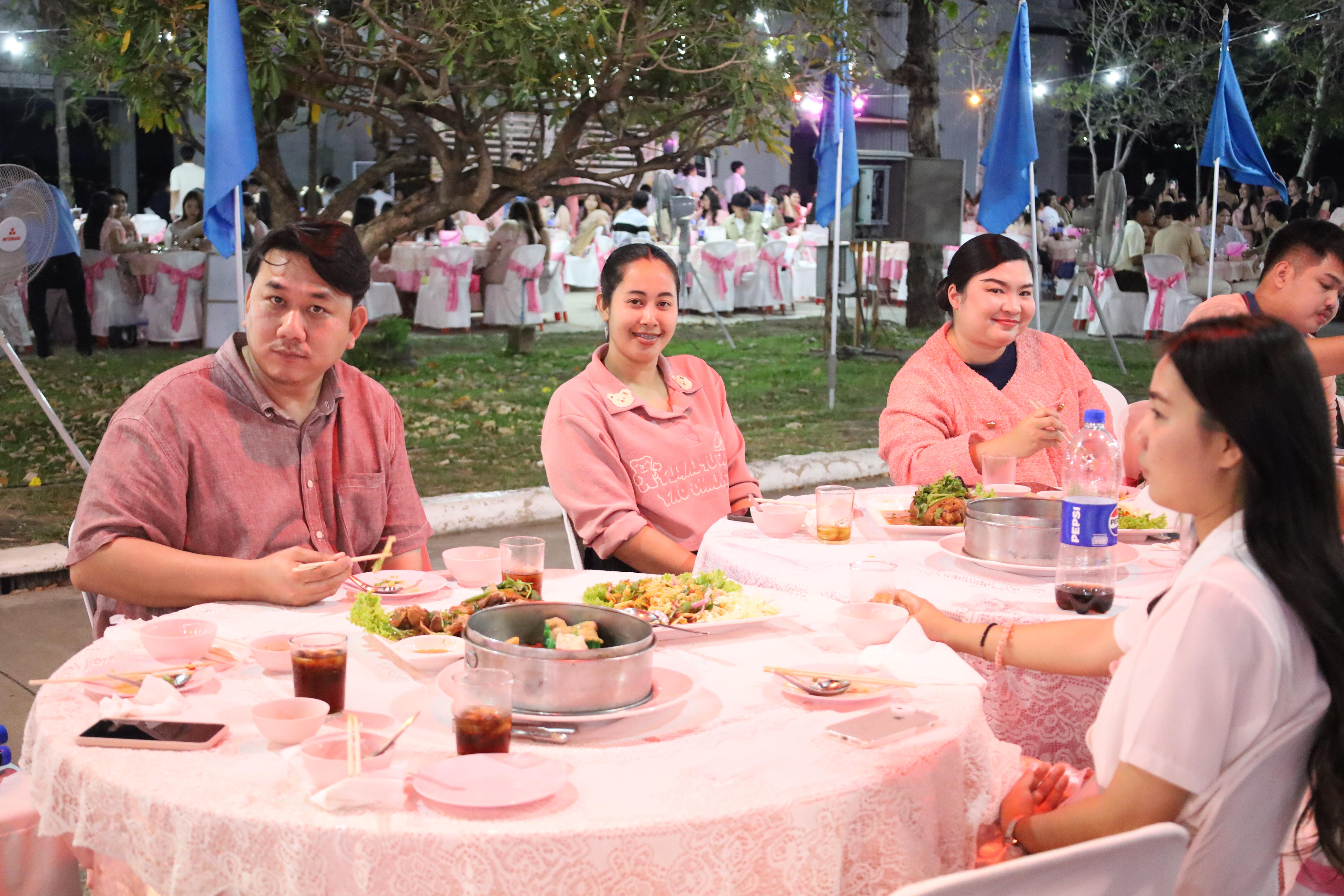 111. งานราตรีสีฟ้า