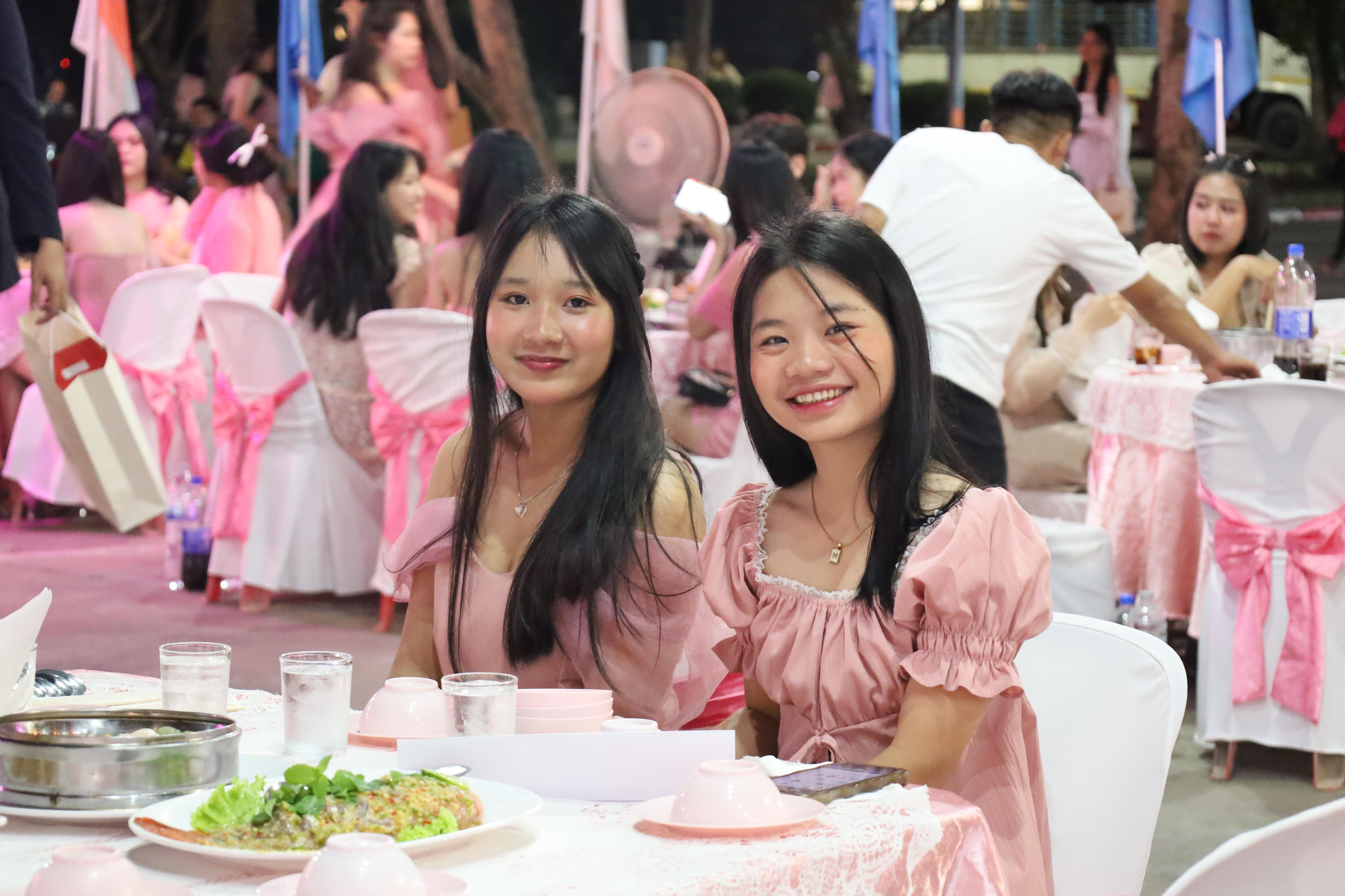 121. งานราตรีสีฟ้า