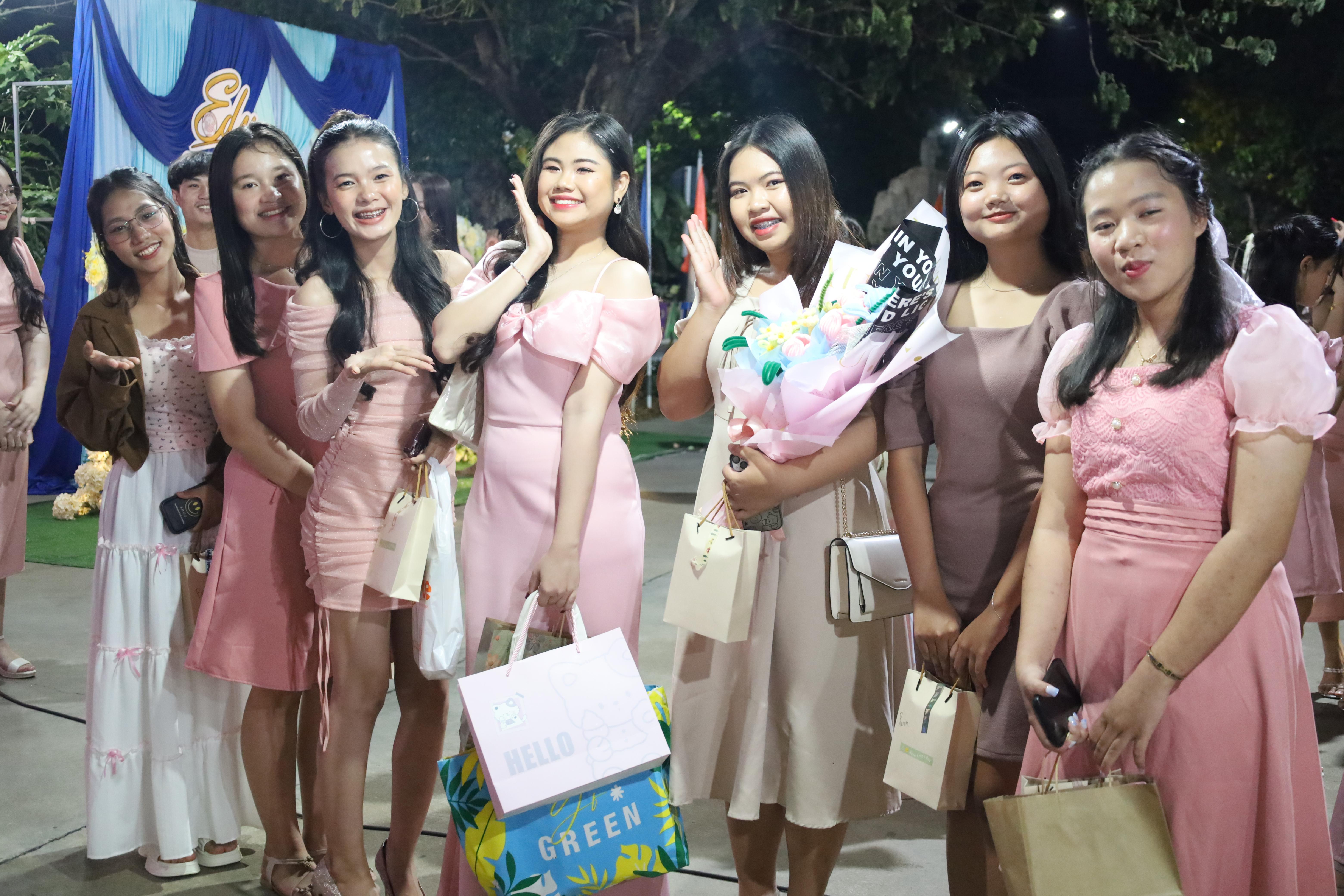122. งานราตรีสีฟ้า