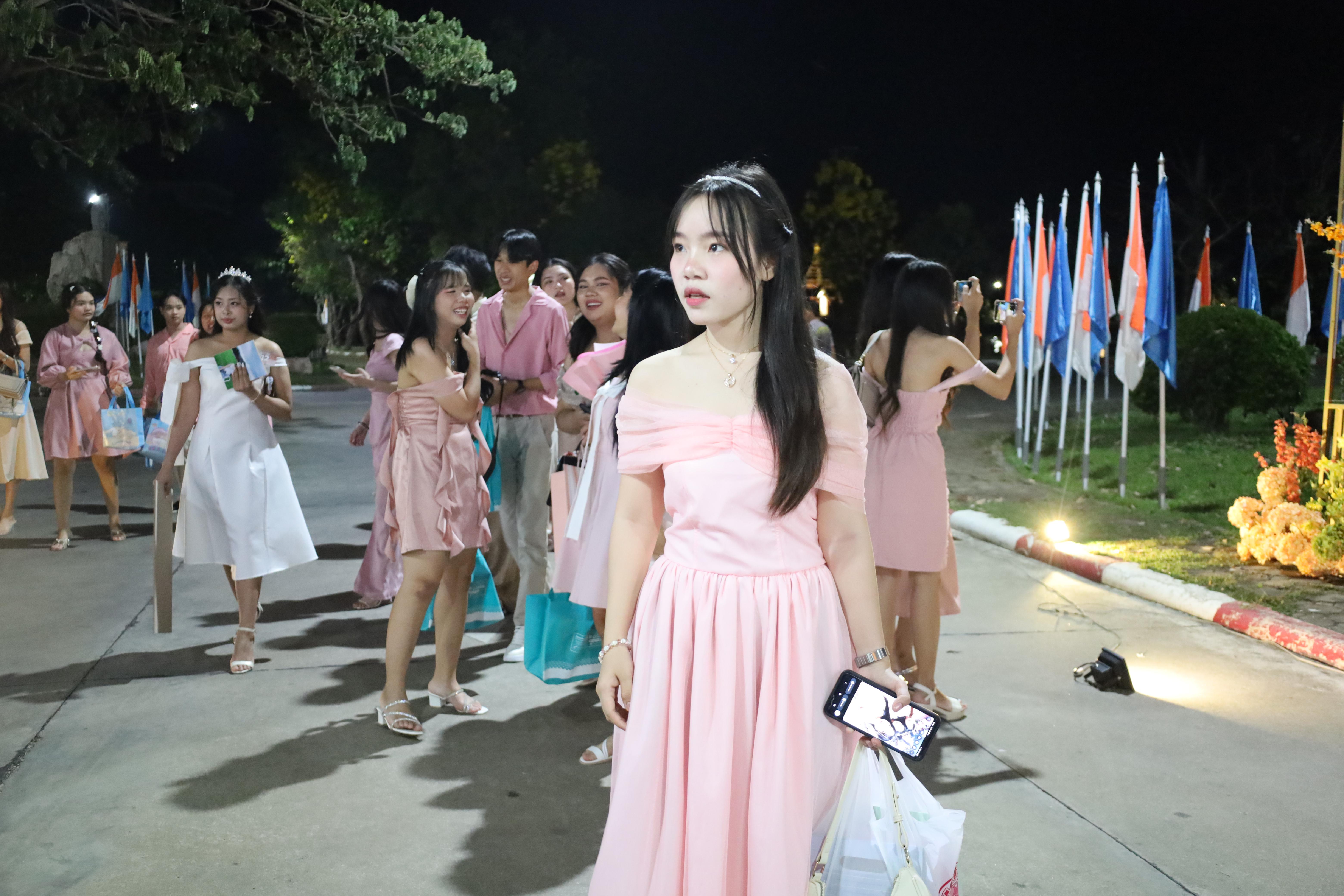 133. งานราตรีสีฟ้า
