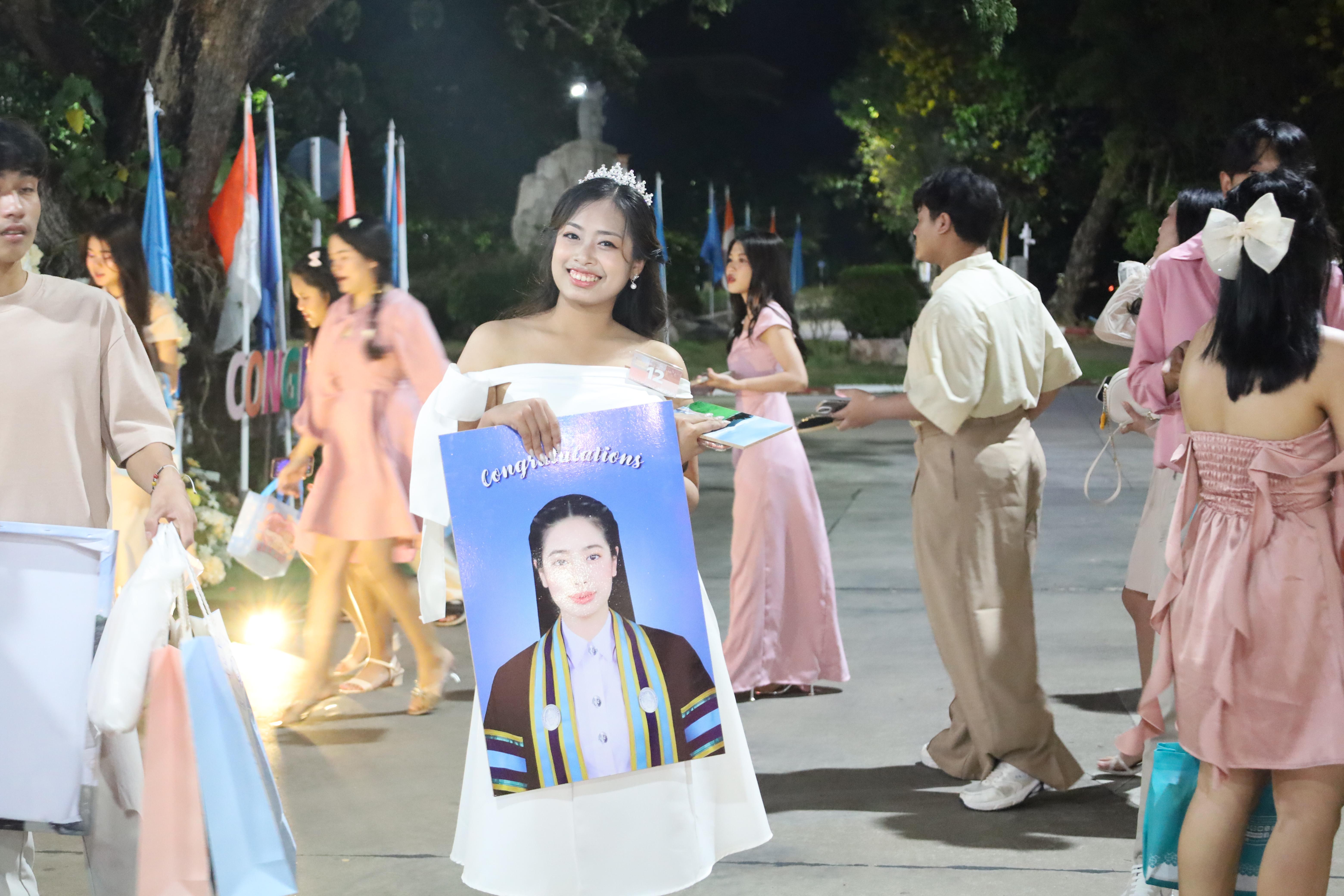 134. งานราตรีสีฟ้า