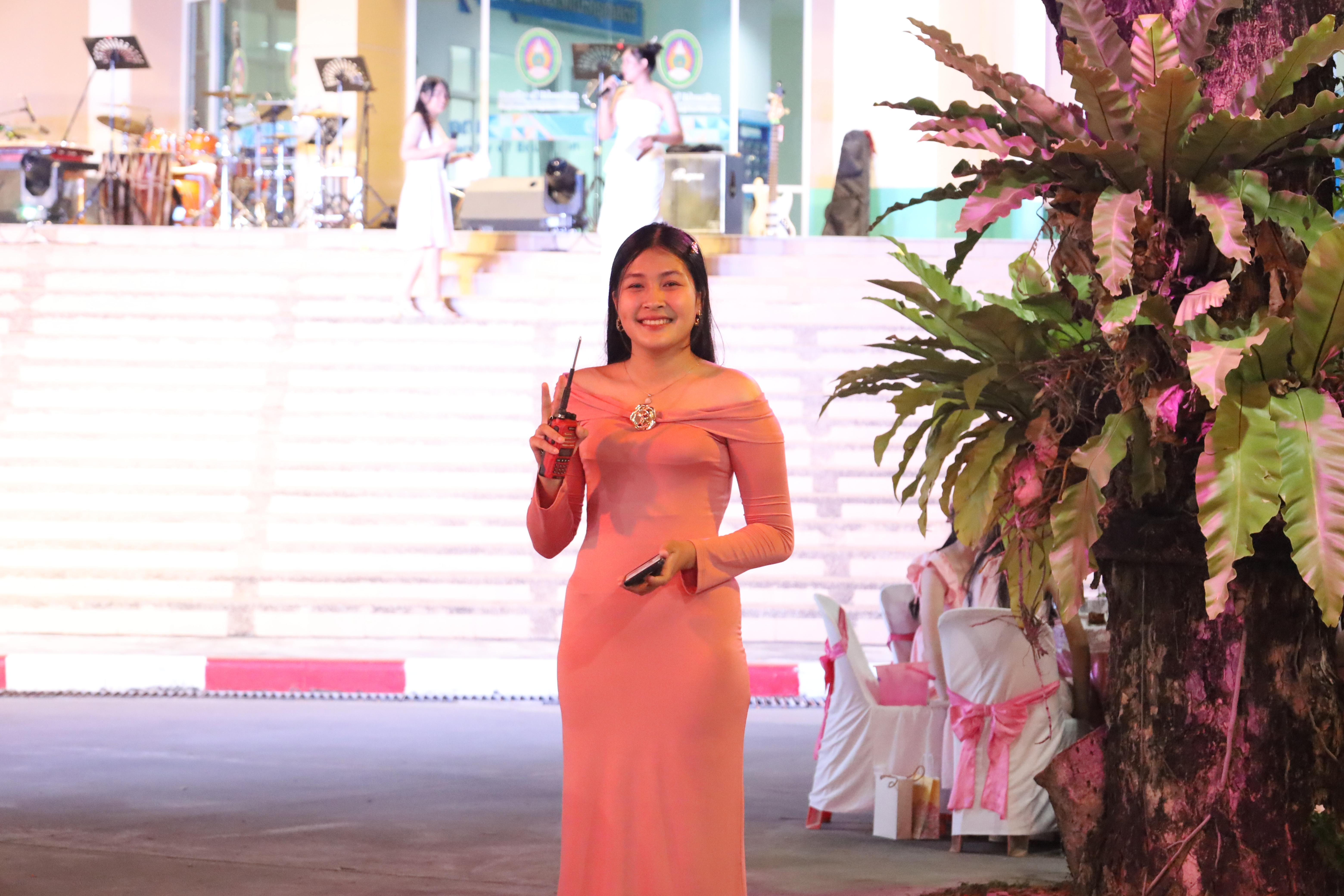 135. งานราตรีสีฟ้า