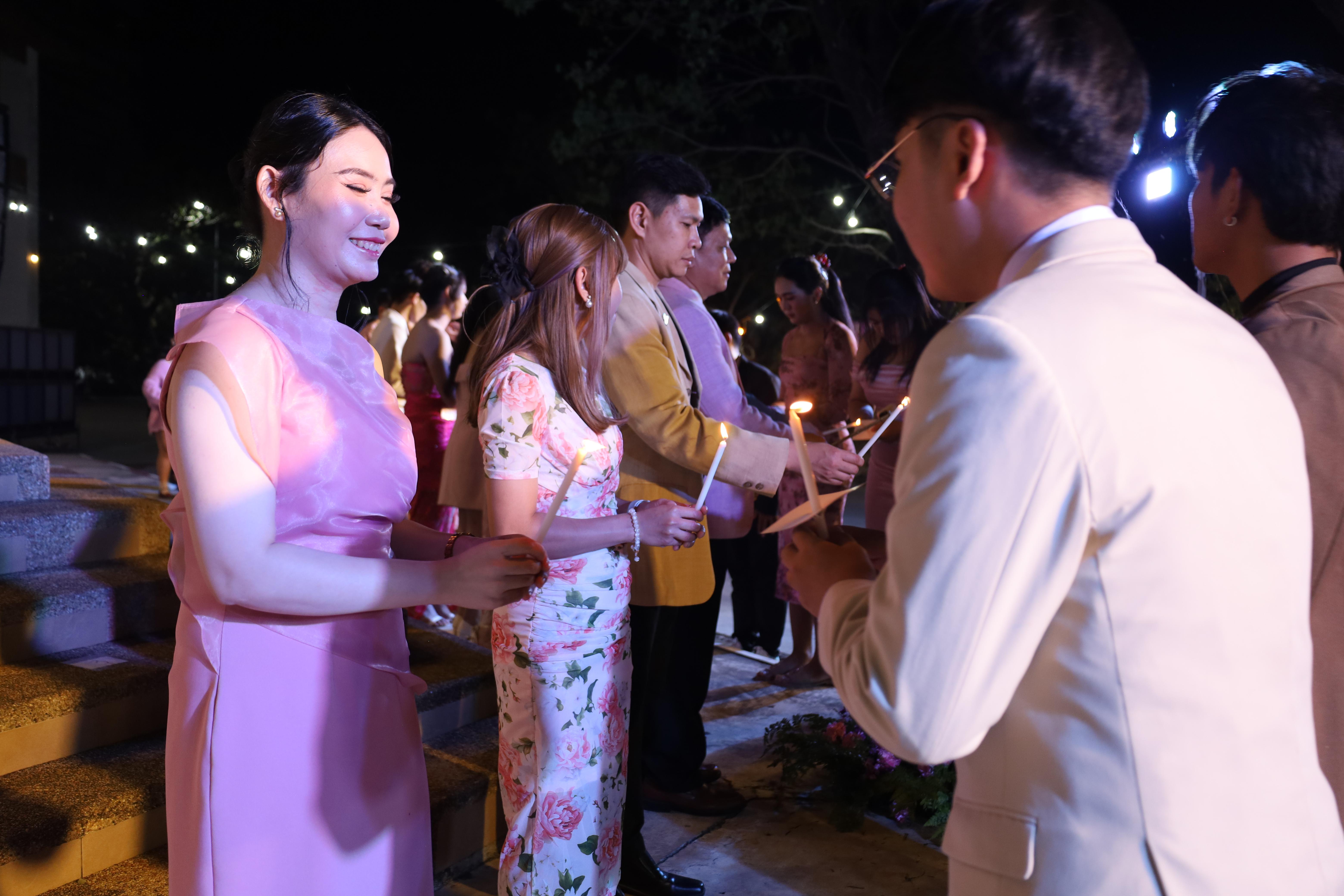 187. งานราตรีสีฟ้า