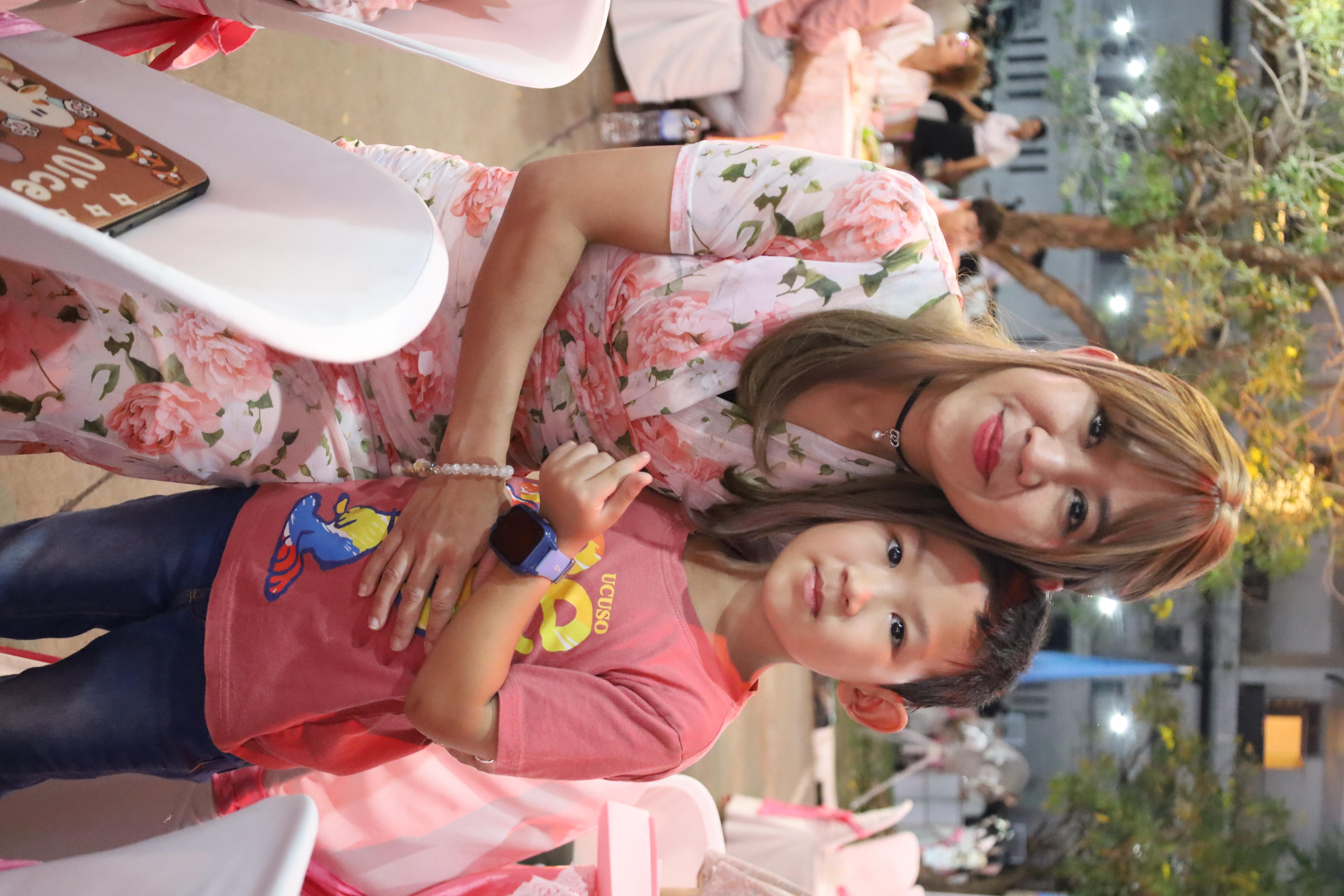 195. งานราตรีสีฟ้า
