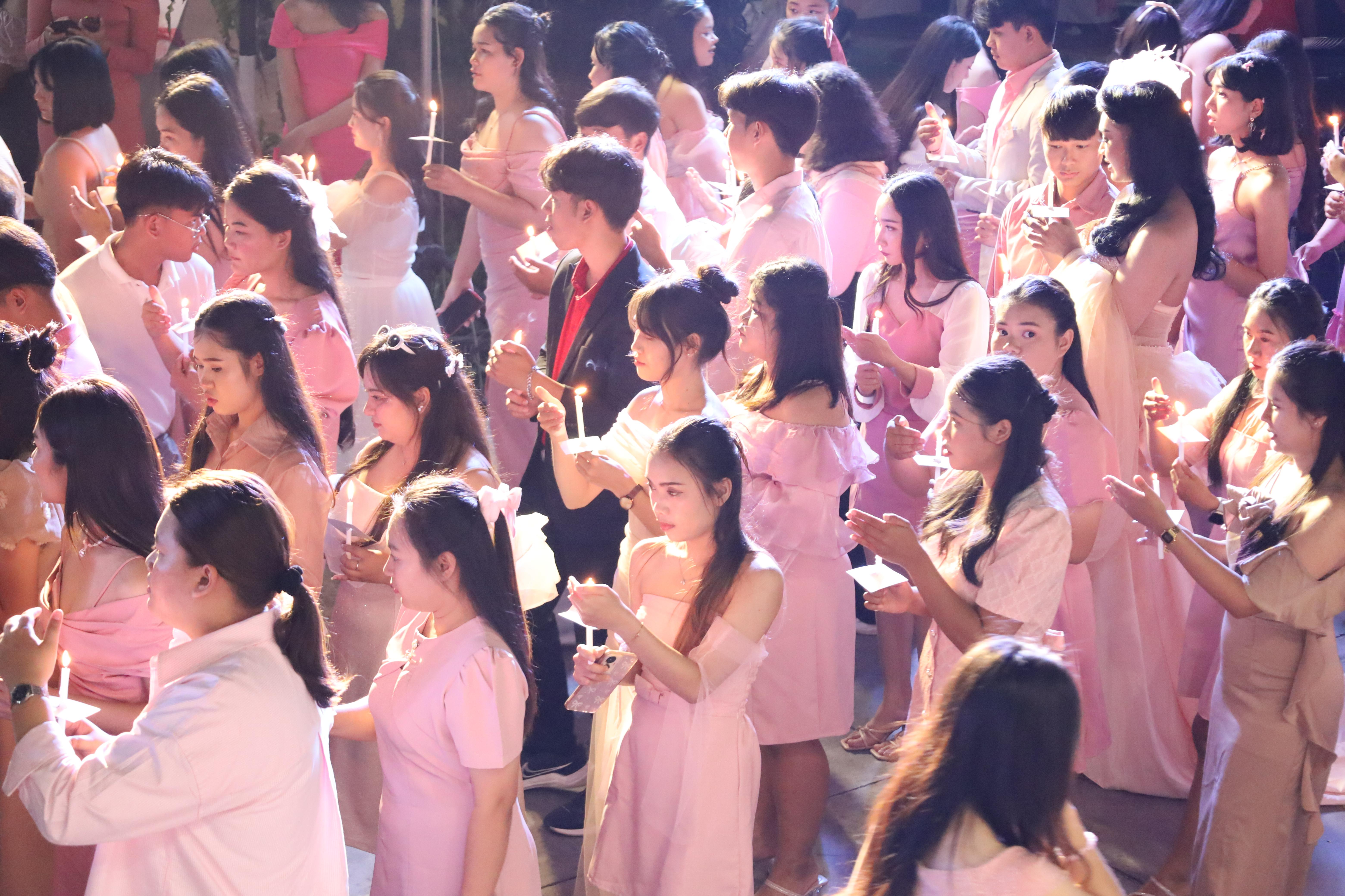 212. งานราตรีสีฟ้า