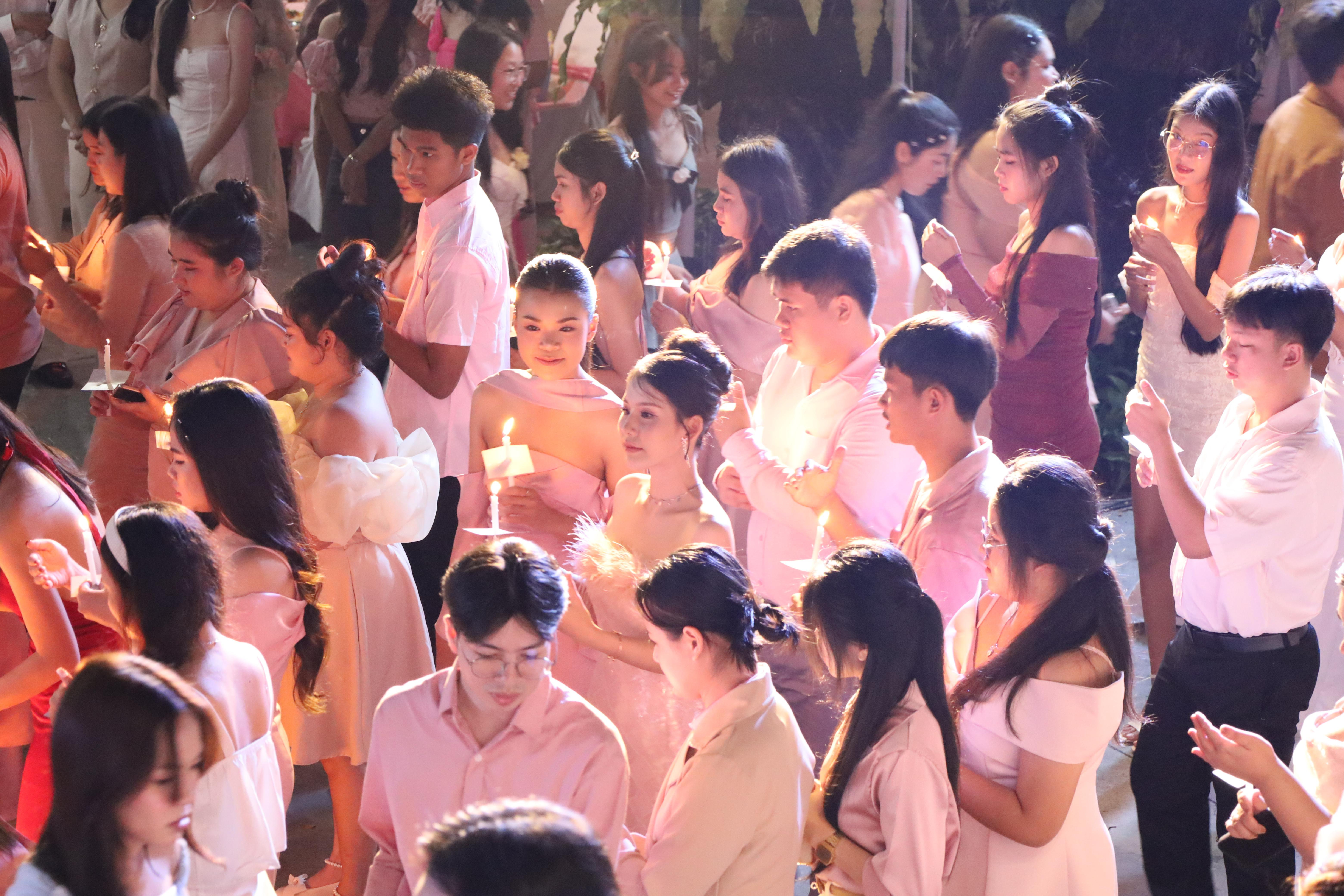 227. งานราตรีสีฟ้า
