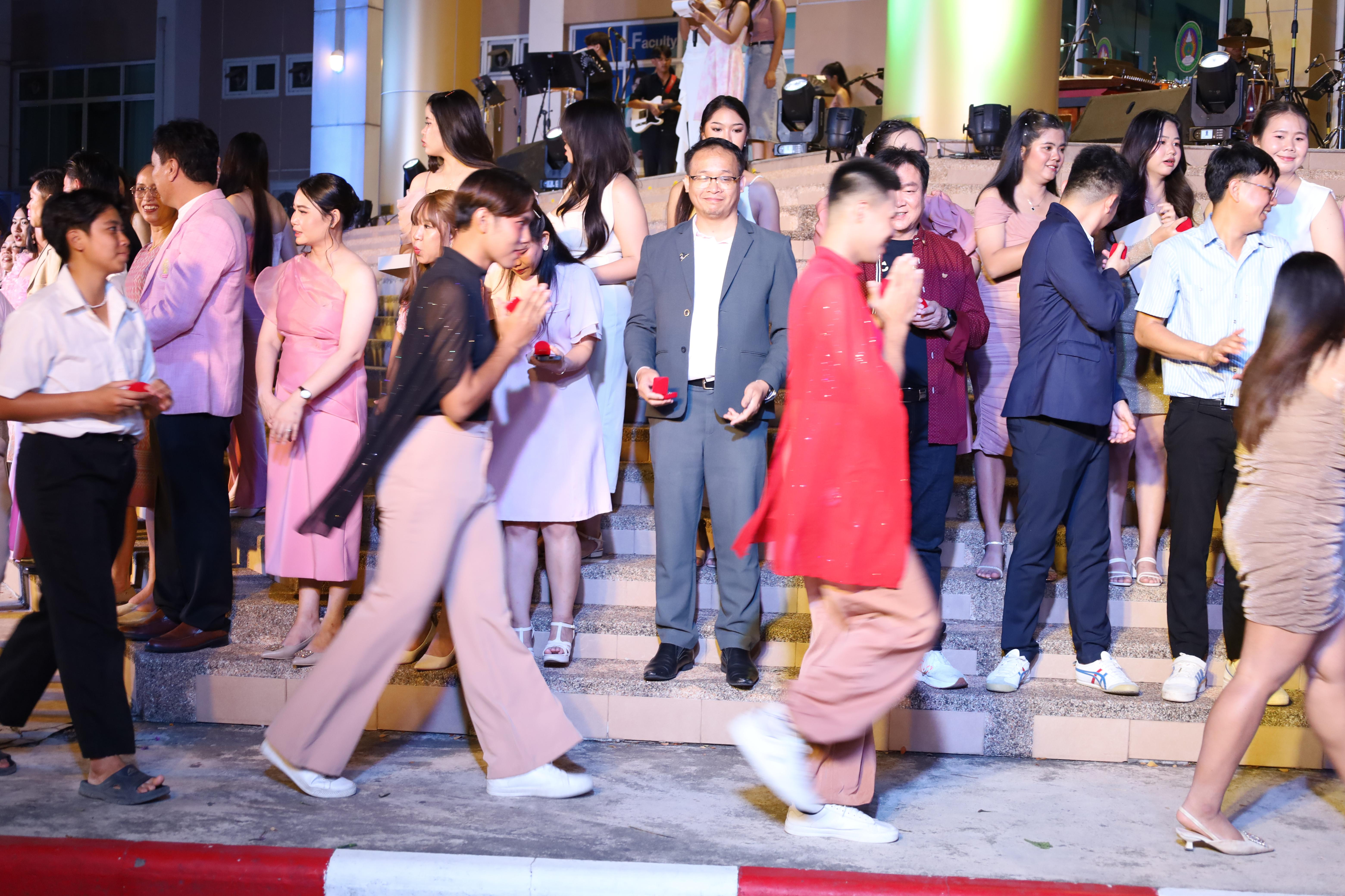 307. งานราตรีสีฟ้า