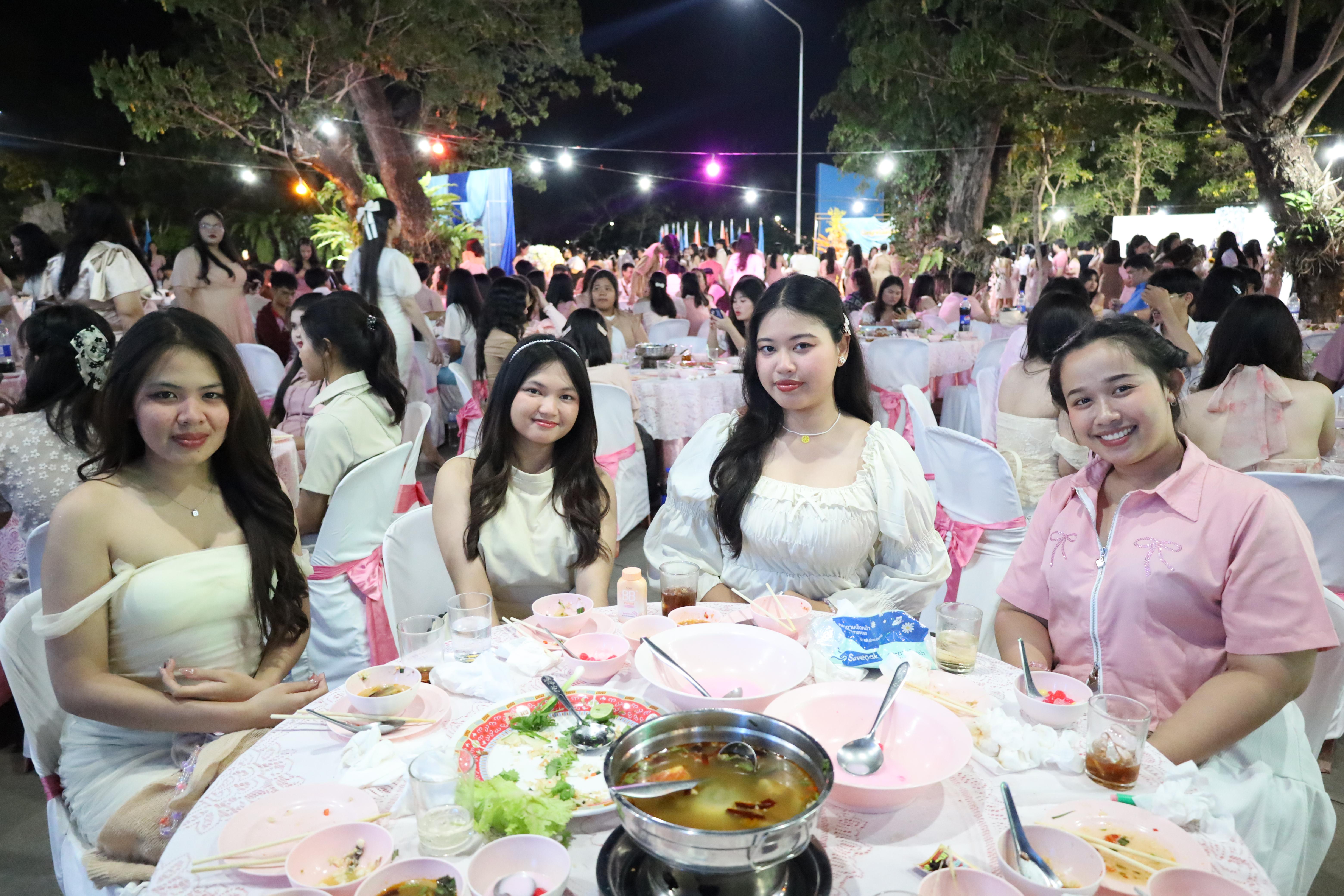342. งานราตรีสีฟ้า